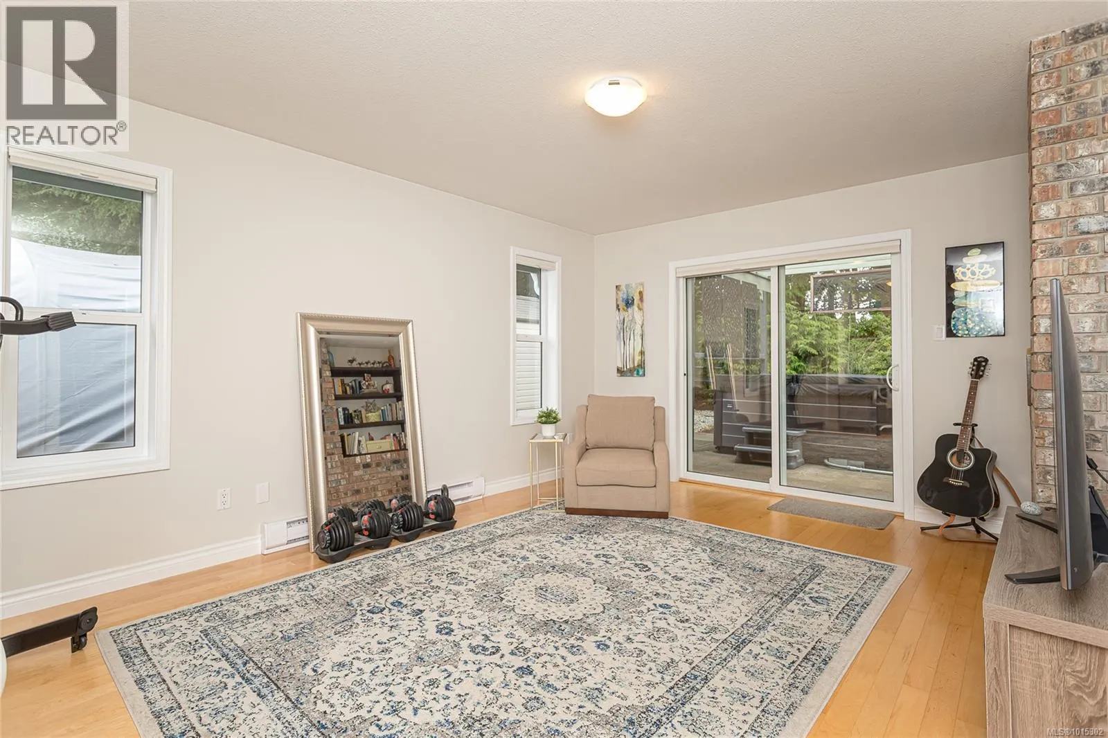 1221 Midiron Close