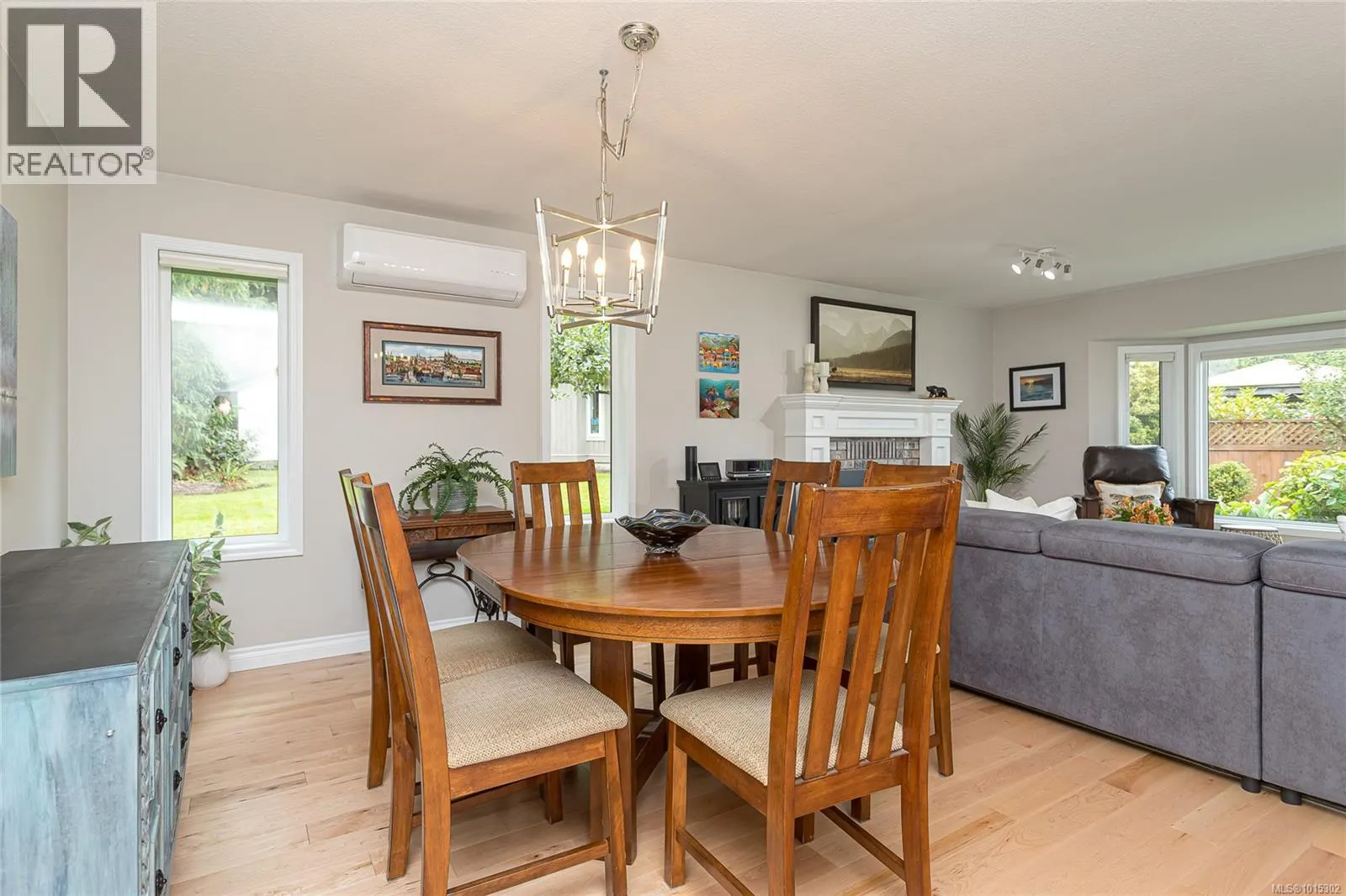 1221 Midiron Close