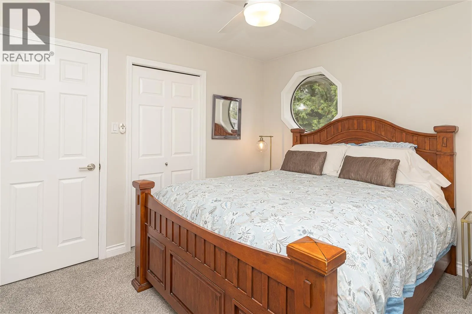 1221 Midiron Close