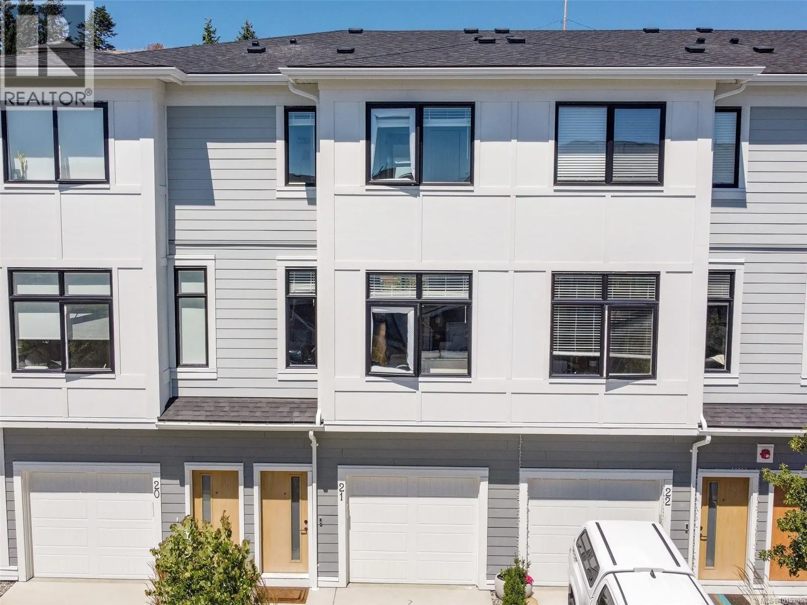 21 255 Caspian Dr