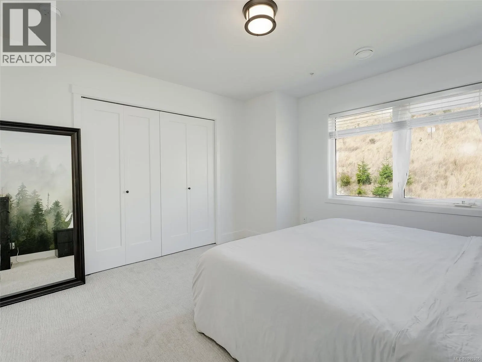 21 255 Caspian Dr