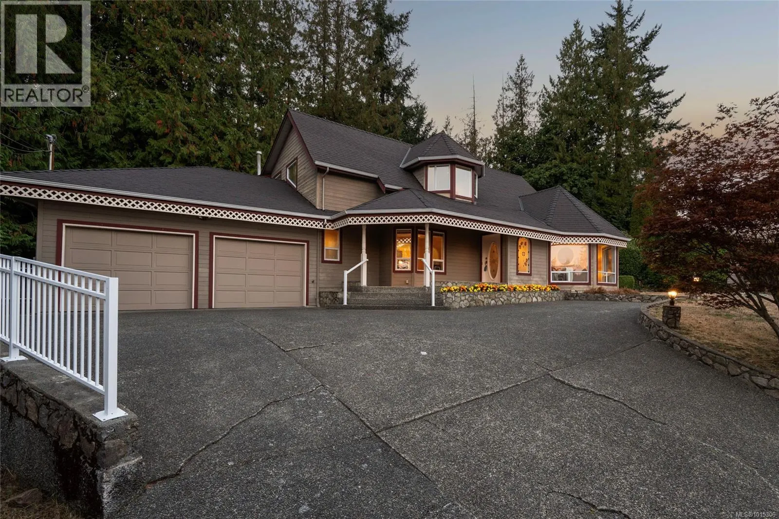 1575 Dean Park Rd