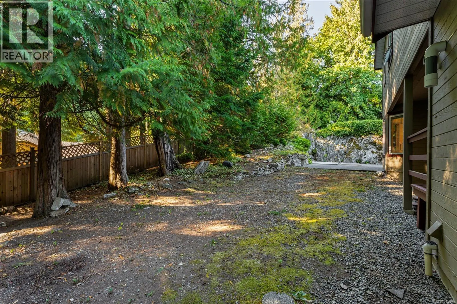 1575 Dean Park Rd