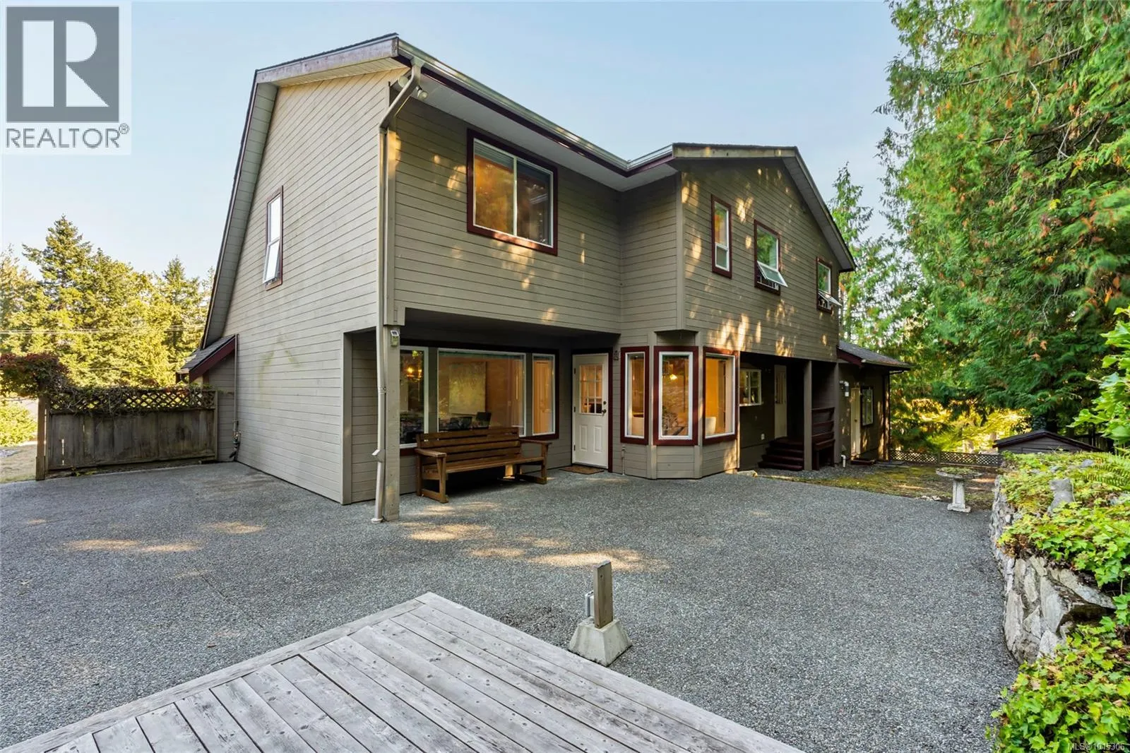 1575 Dean Park Rd