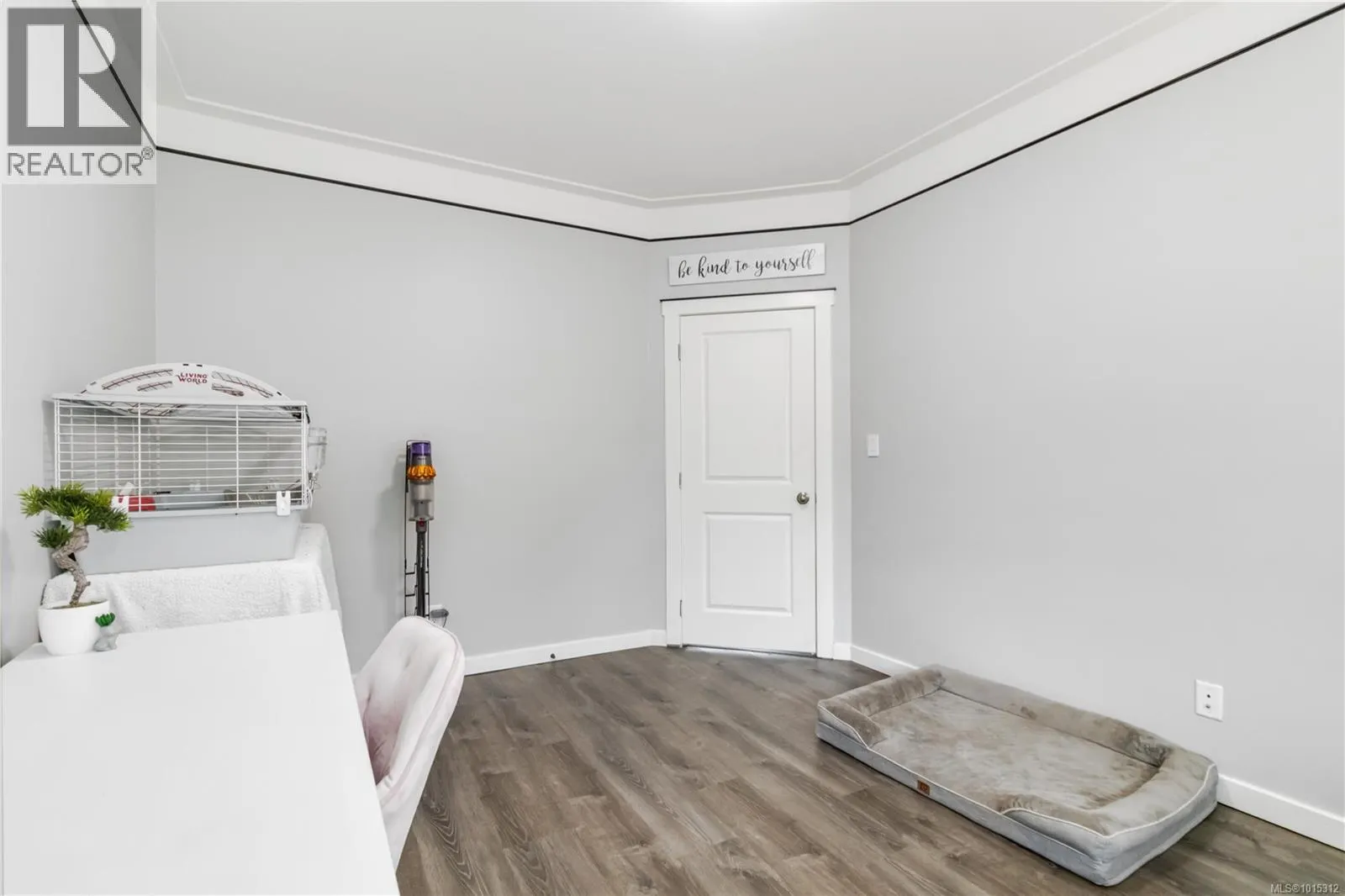 2270 Setchfield Ave