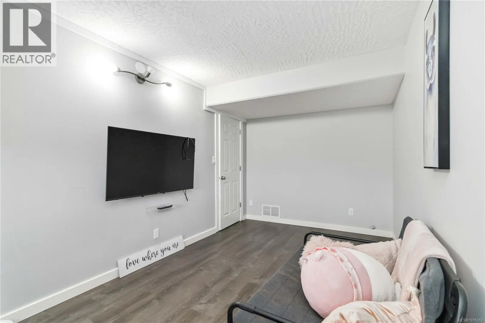 2270 Setchfield Ave
