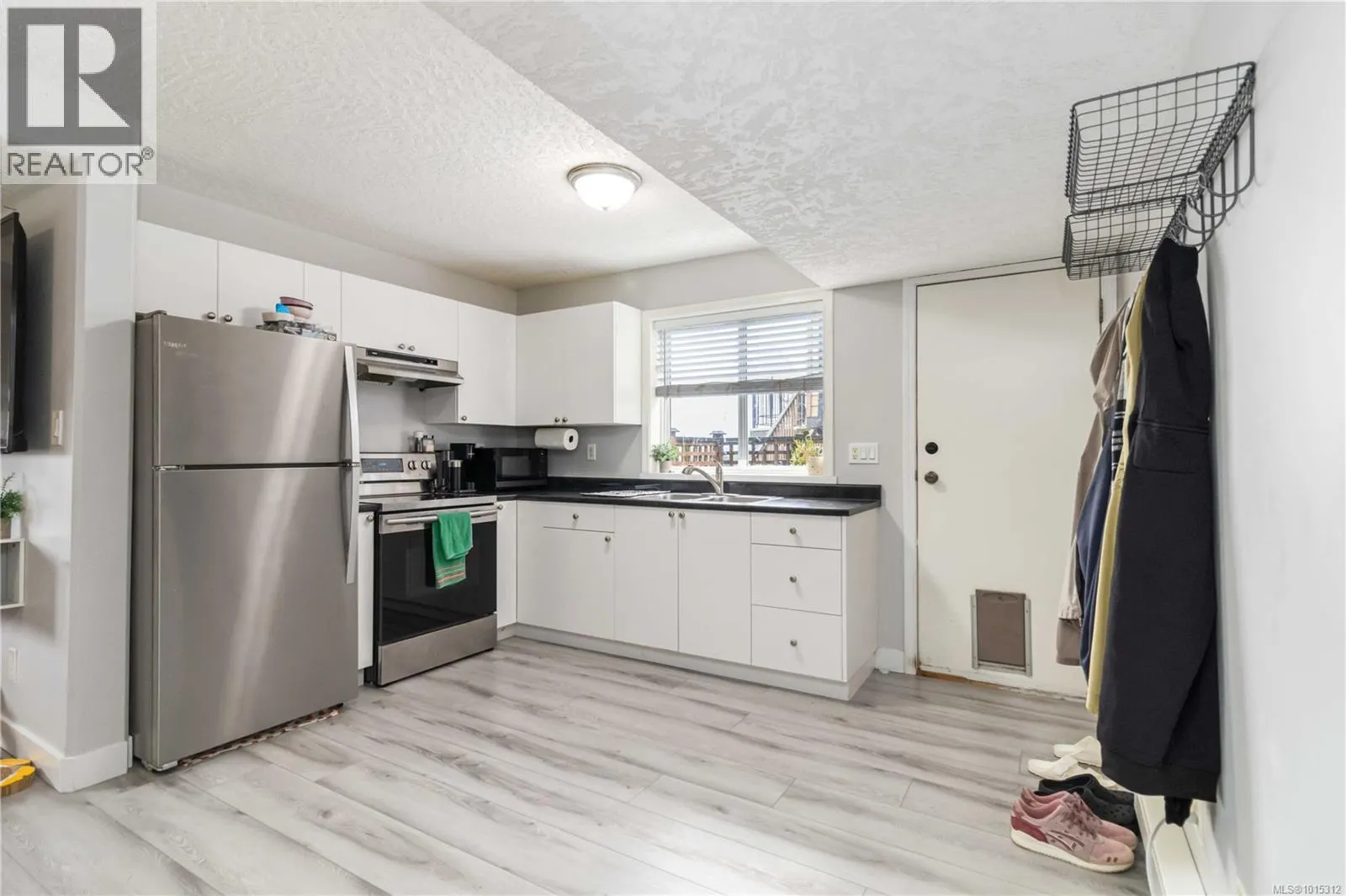 2270 Setchfield Ave
