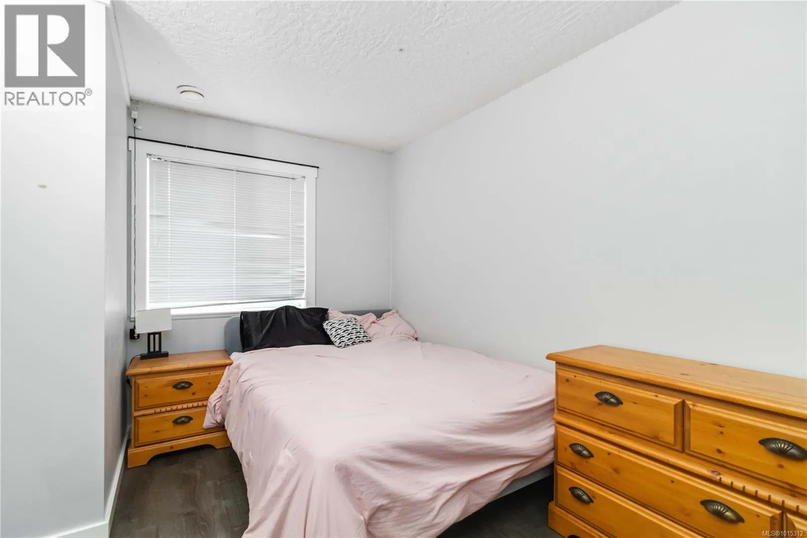 2270 Setchfield Ave
