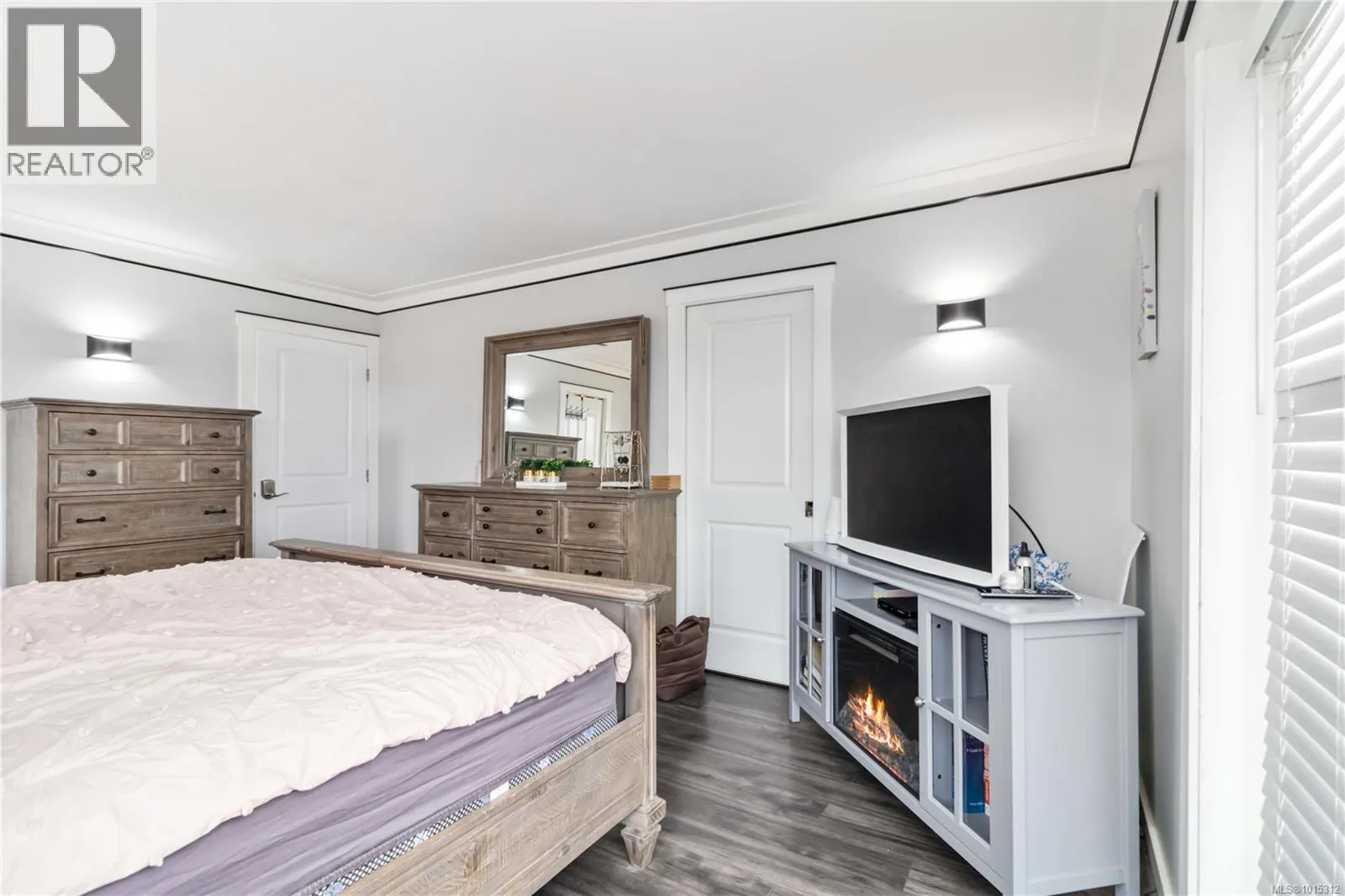 2270 Setchfield Ave