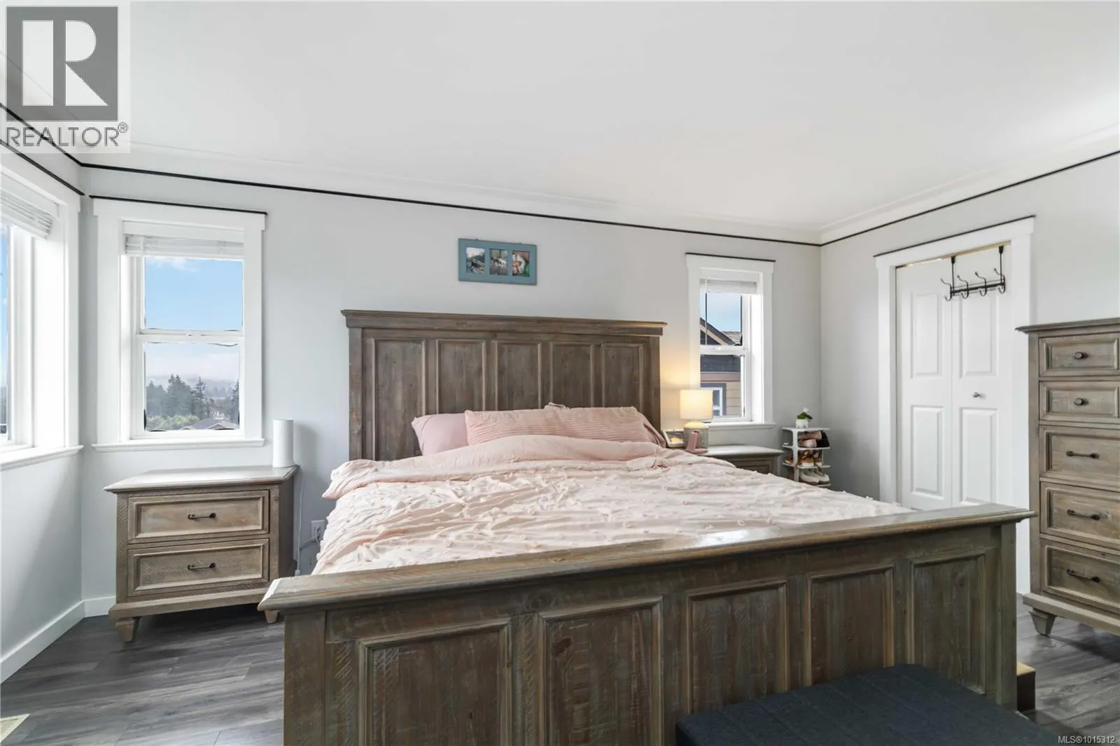 2270 Setchfield Ave