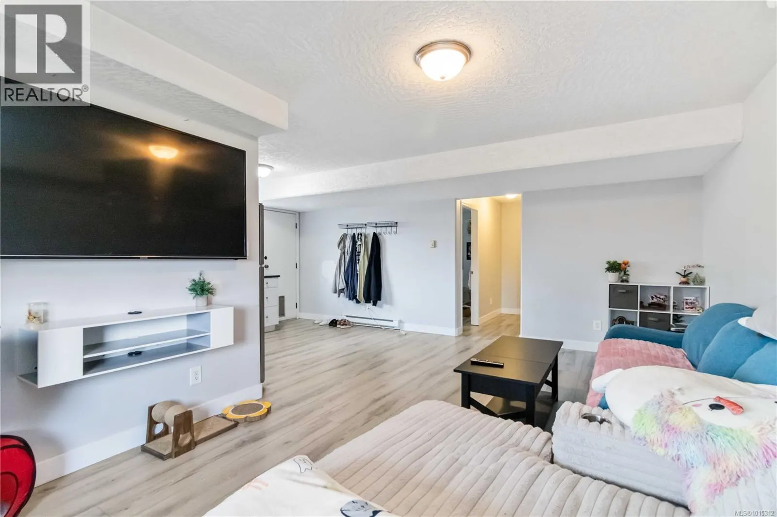 2270 Setchfield Ave
