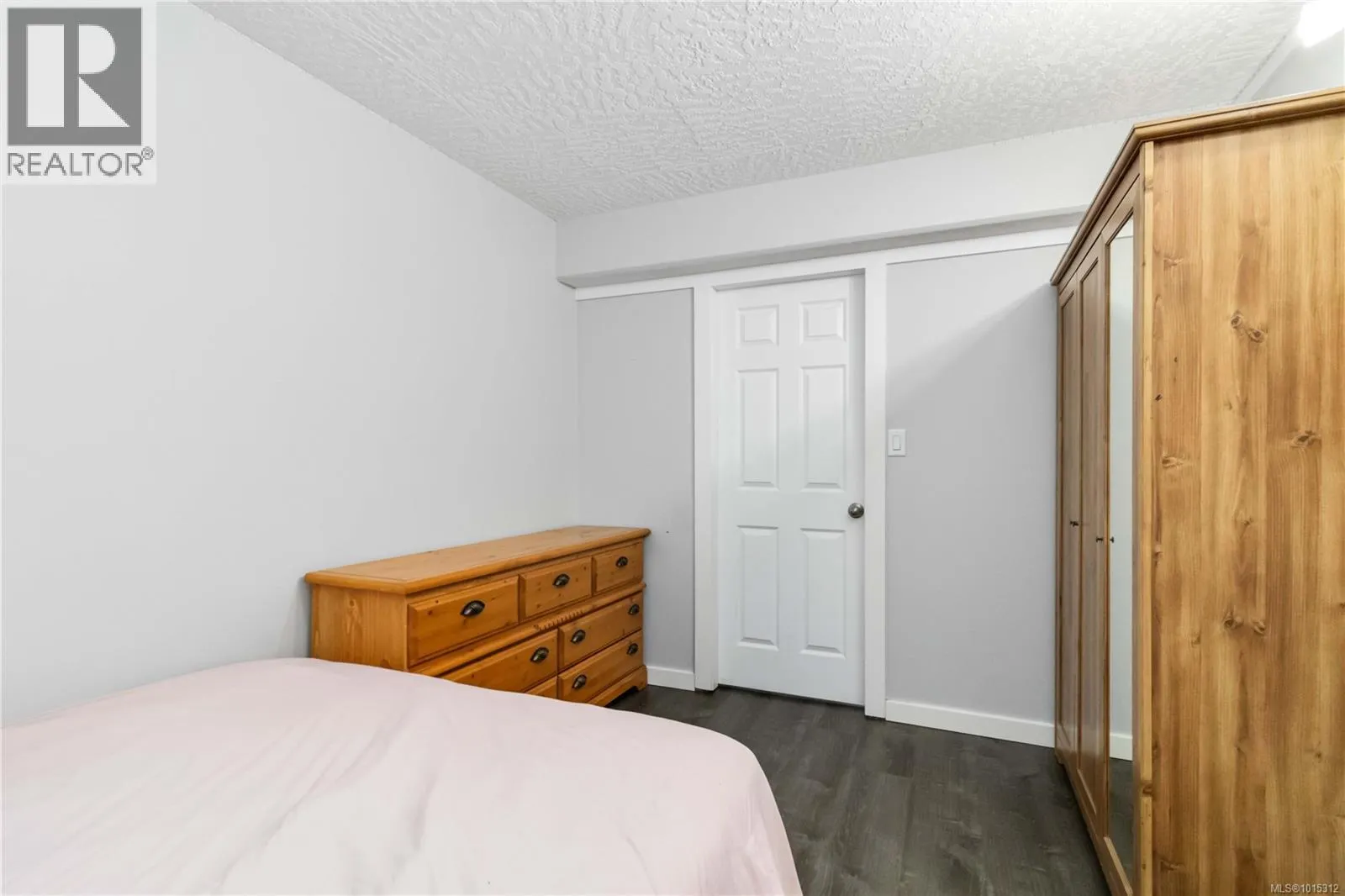 2270 Setchfield Ave
