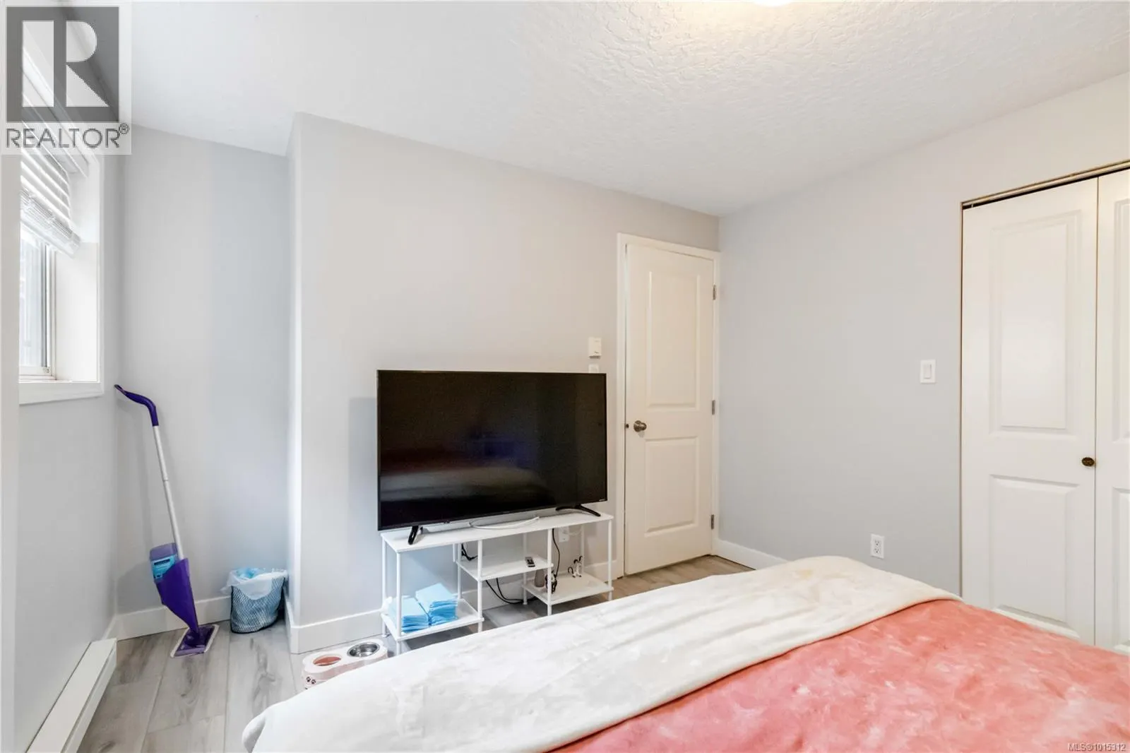 2270 Setchfield Ave