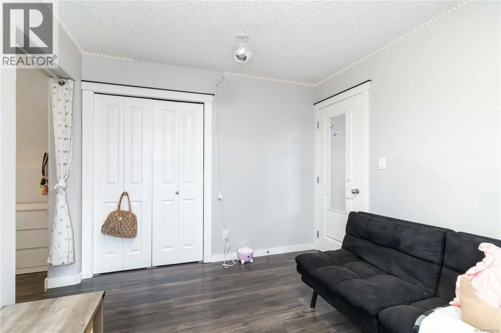 2270 Setchfield Ave