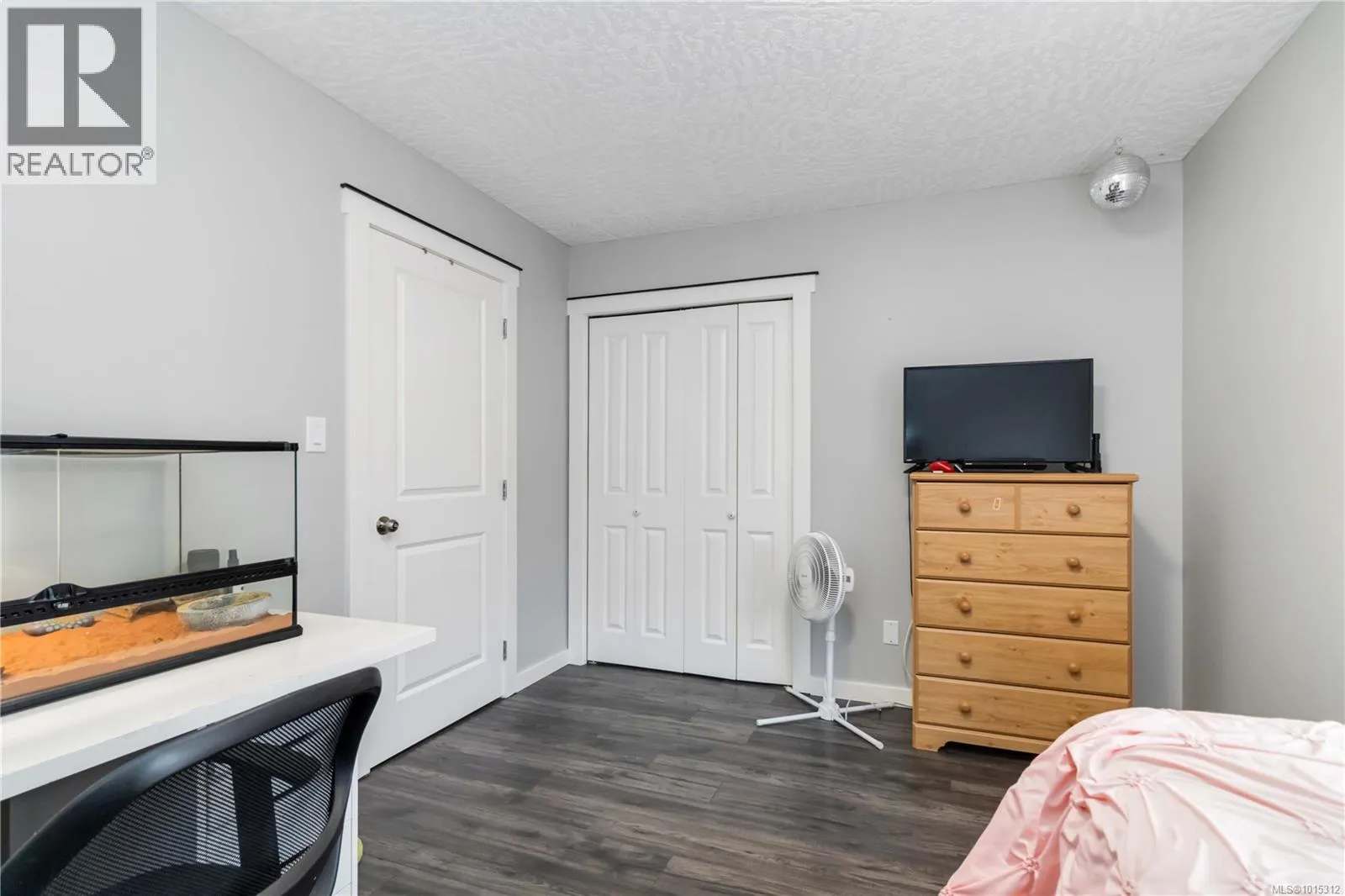 2270 Setchfield Ave