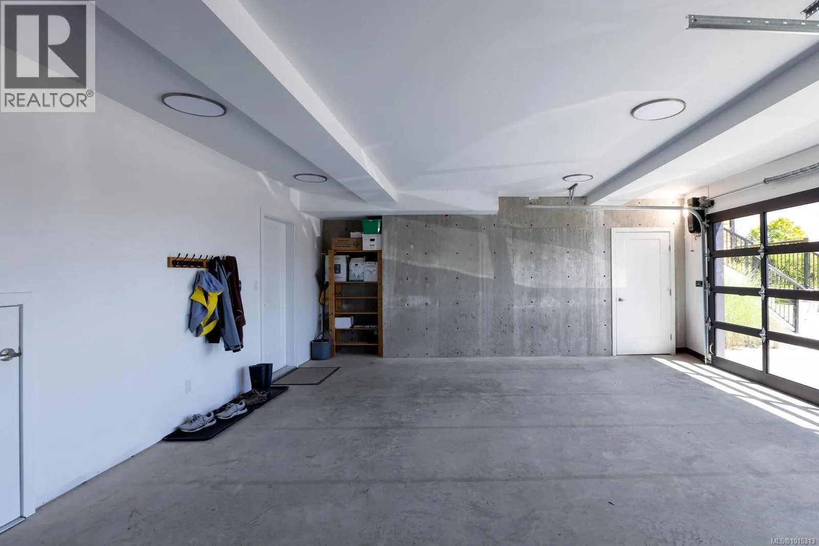 928 Claremont Ave