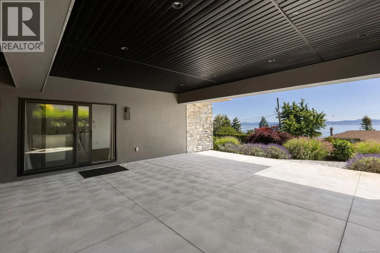928 Claremont Ave