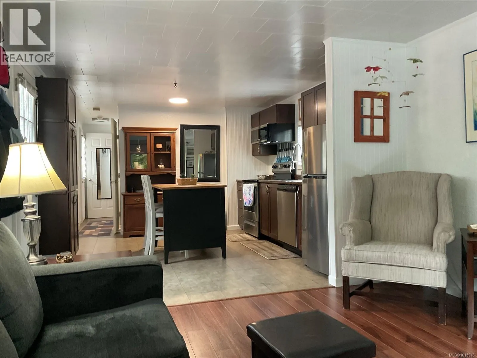 14 1074 Old Victoria Rd