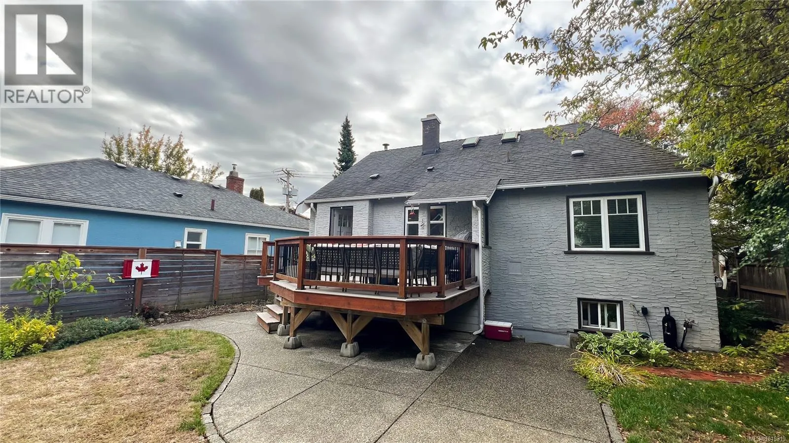 1024 Tolmie Ave