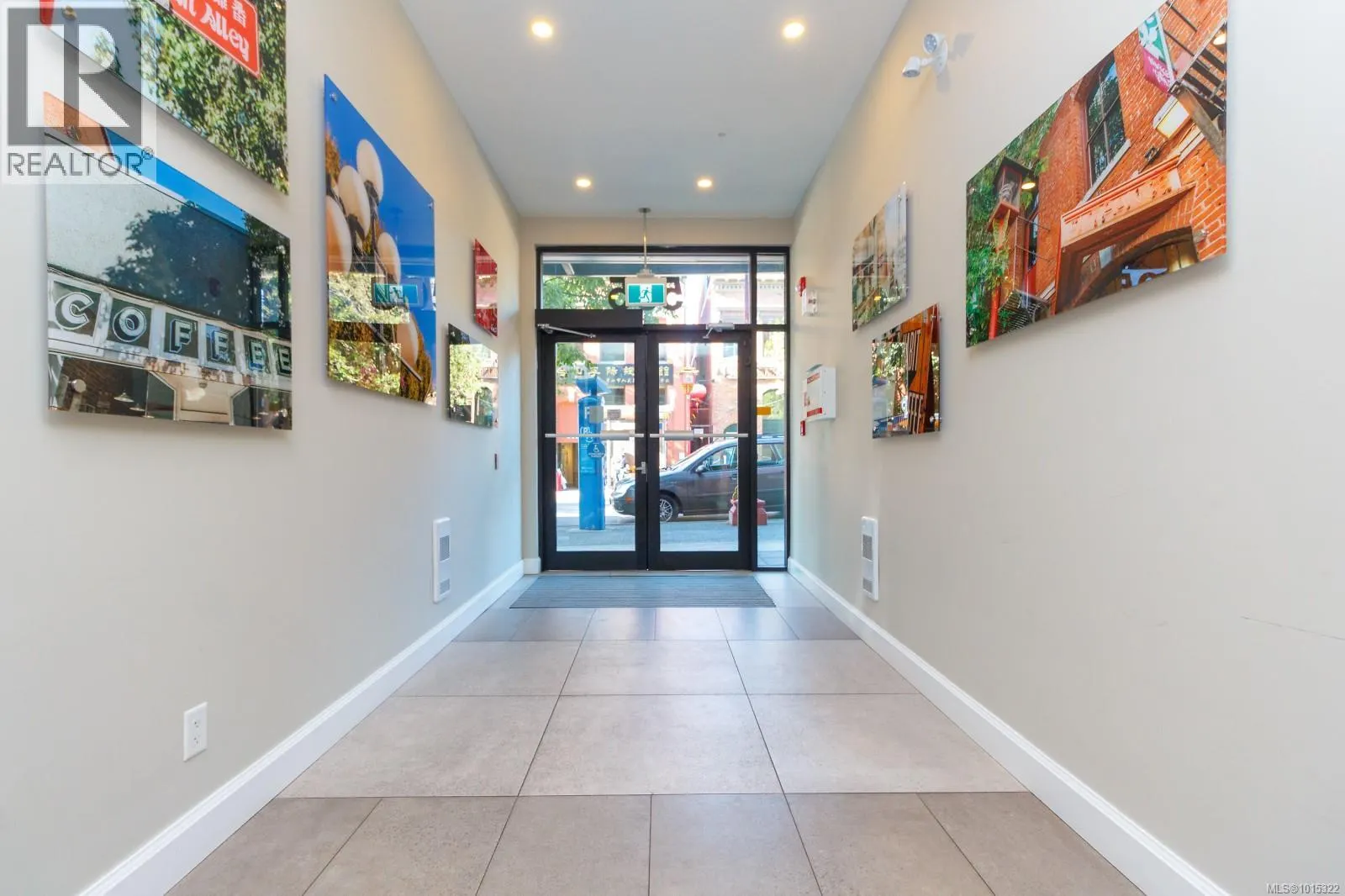 210 595 Pandora Ave