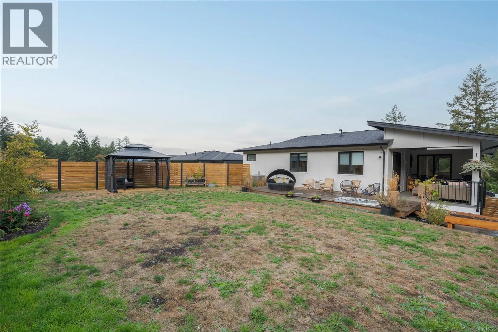 6278 Highwood Dr