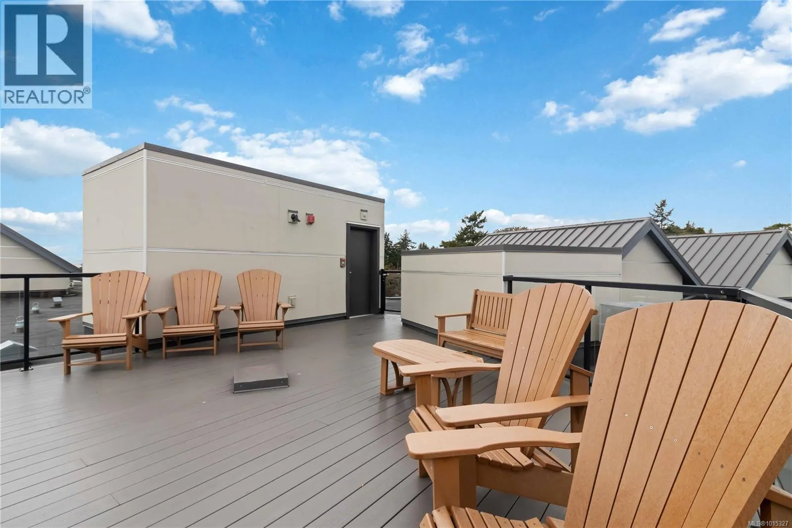 608 924 Esquimalt Rd