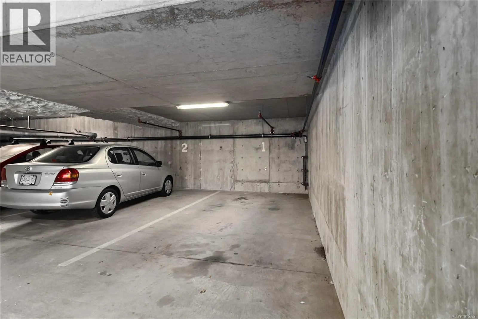 608 924 Esquimalt Rd