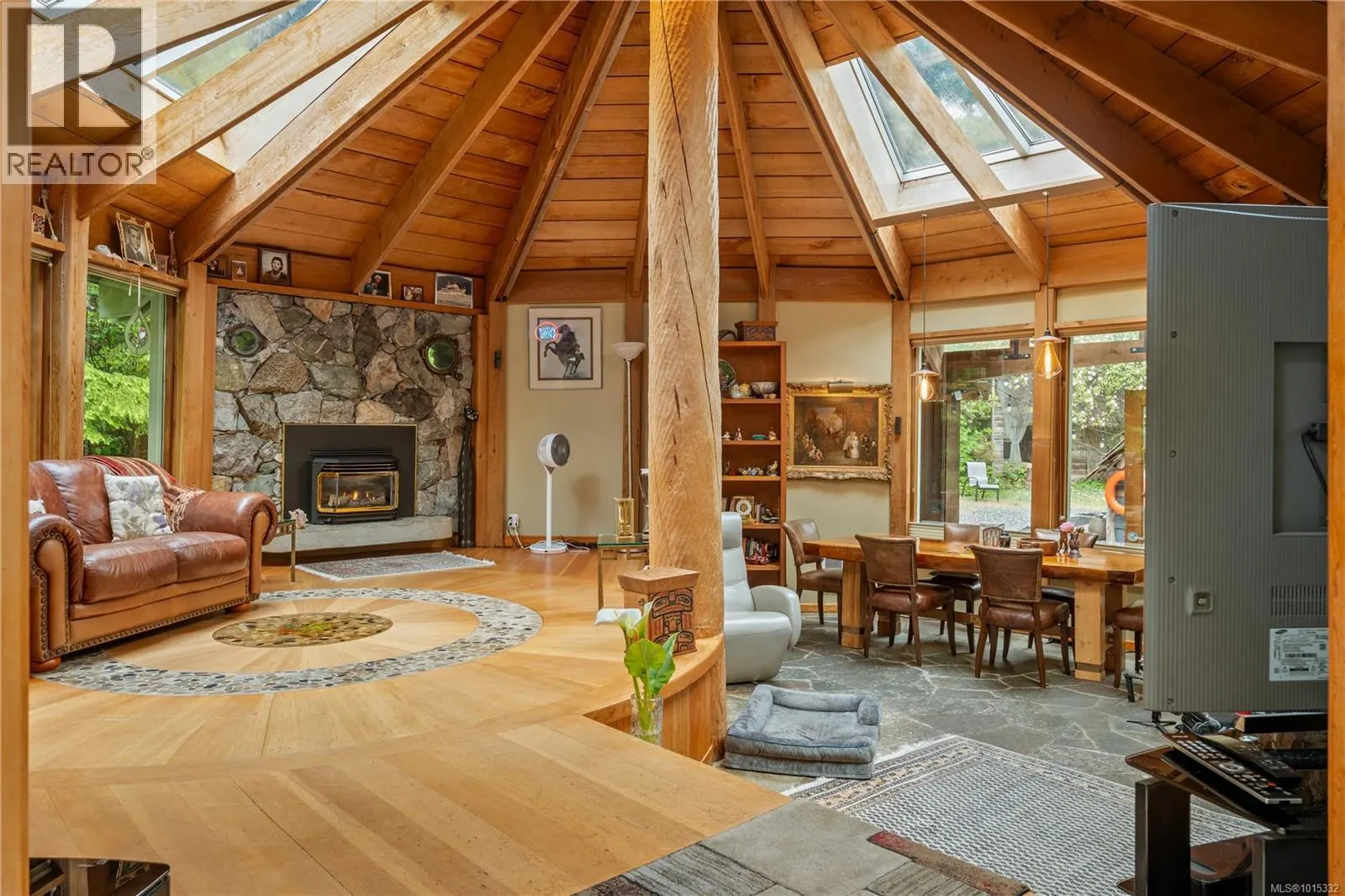 1364 Chesterman Beach Rd