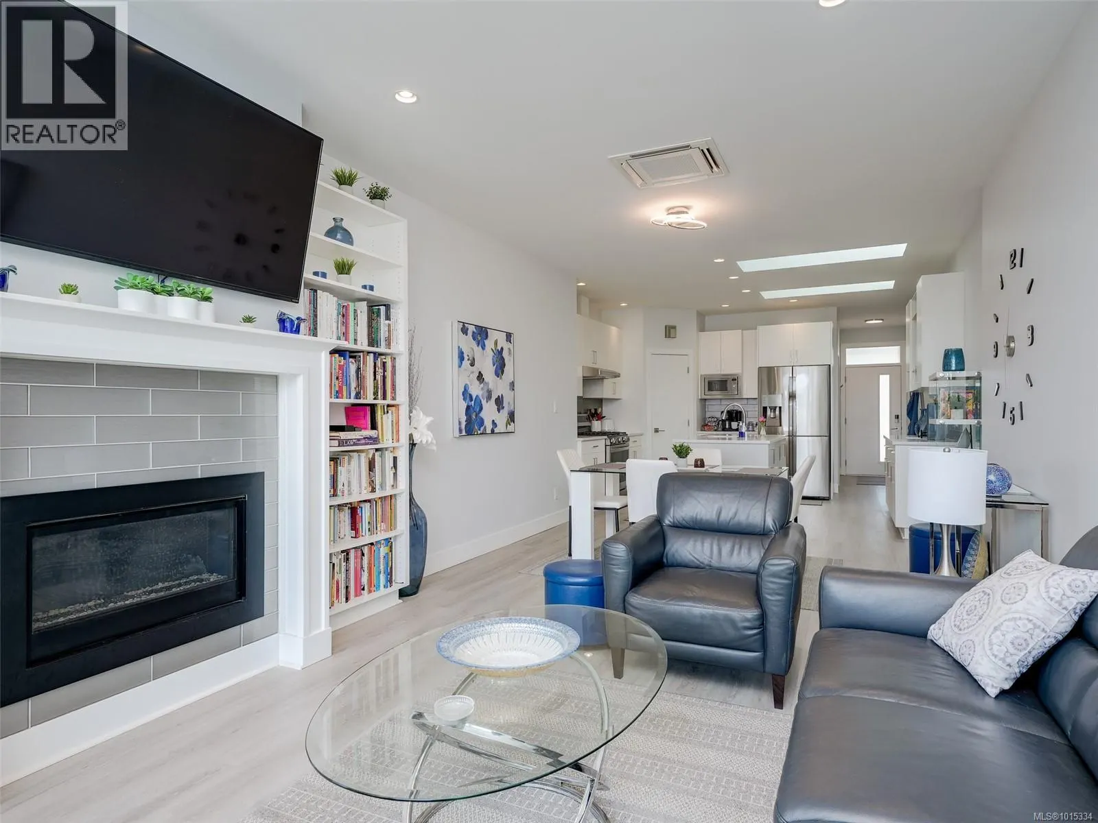 2407 Mountain Heights Dr