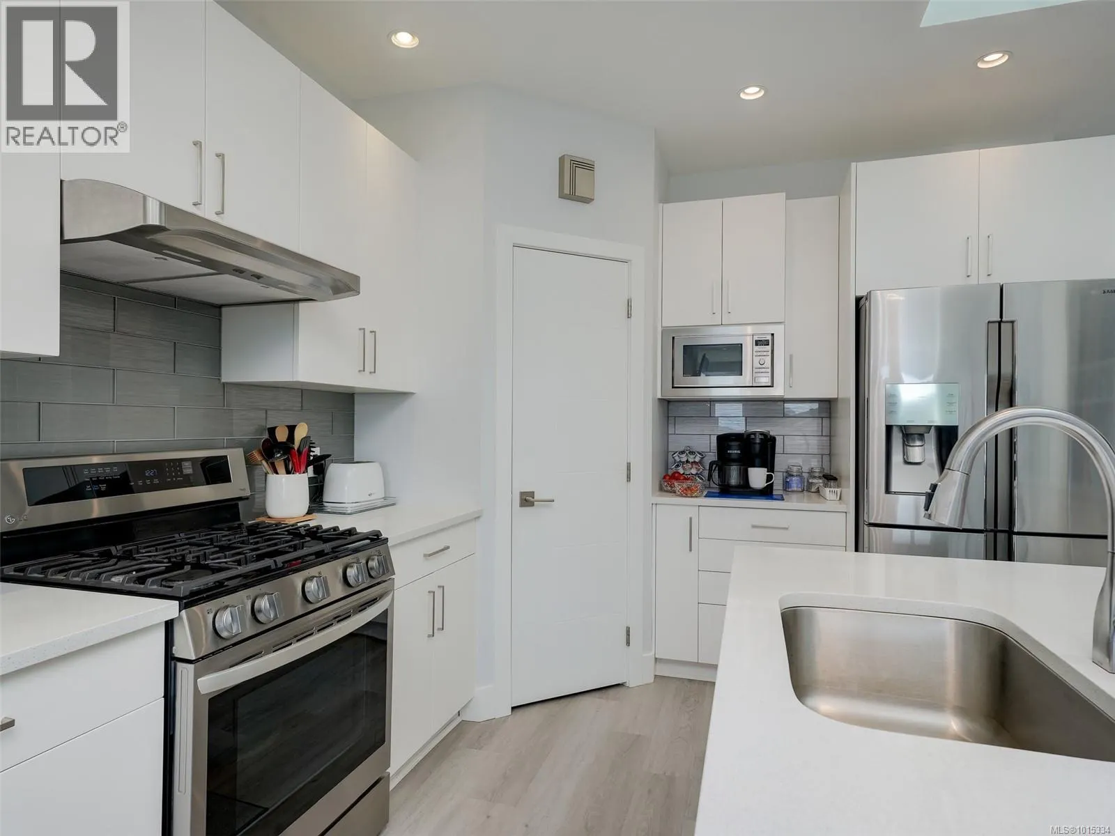 2407 Mountain Heights Dr