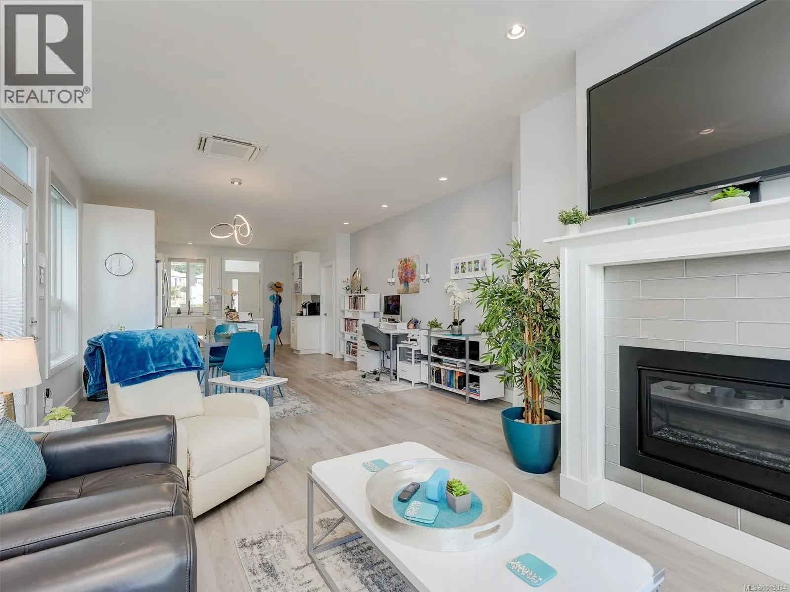 2407 Mountain Heights Dr