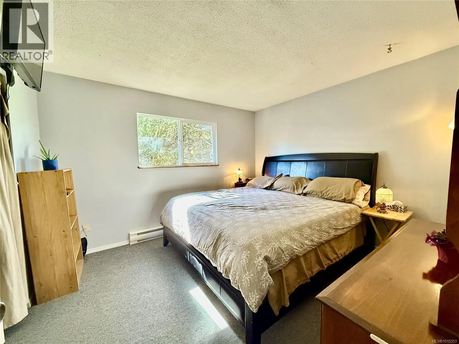 2101 Pioneer Hill