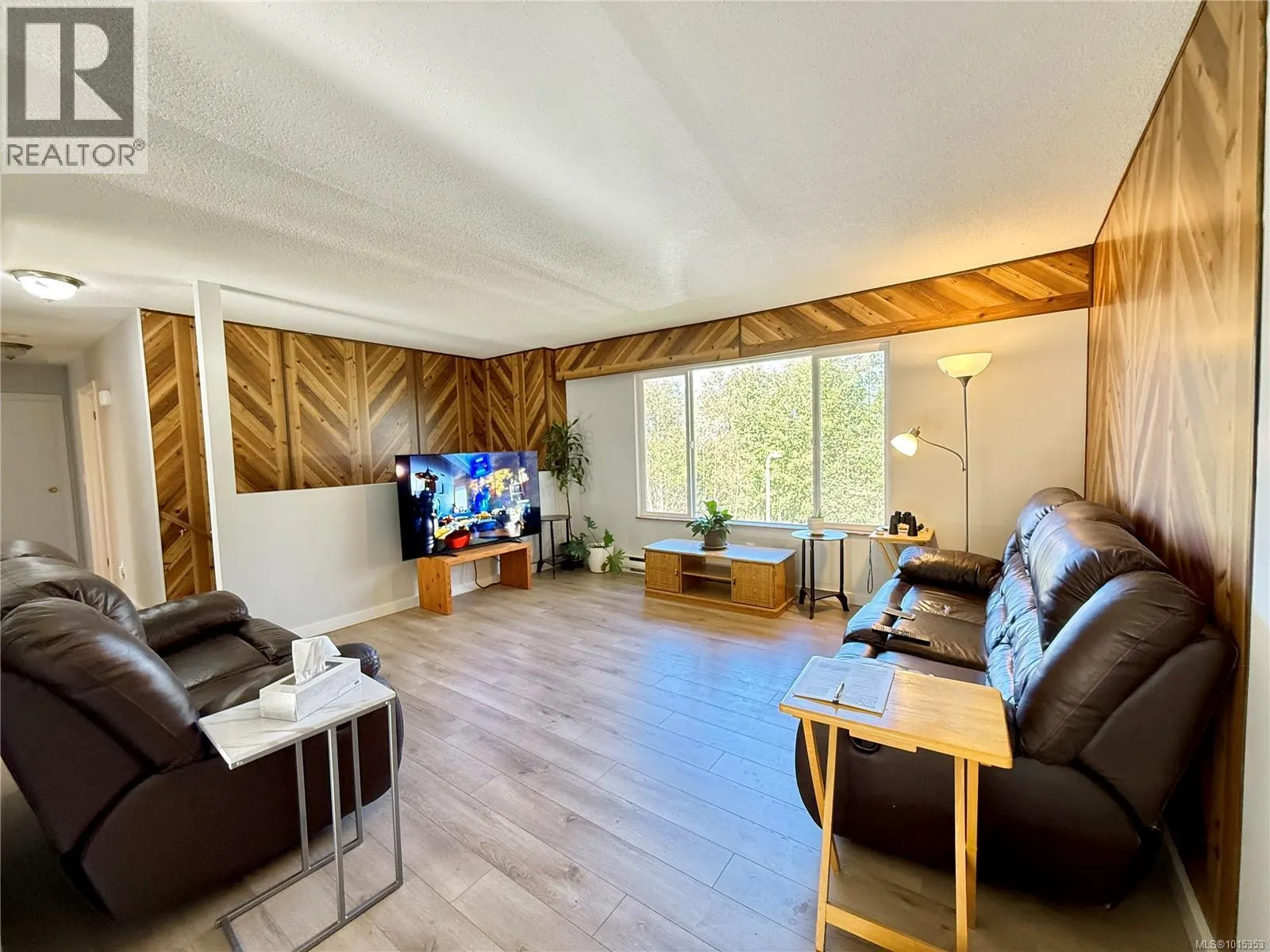 2101 Pioneer Hill