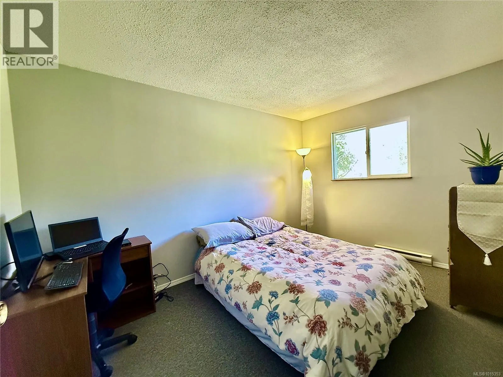 2101 Pioneer Hill