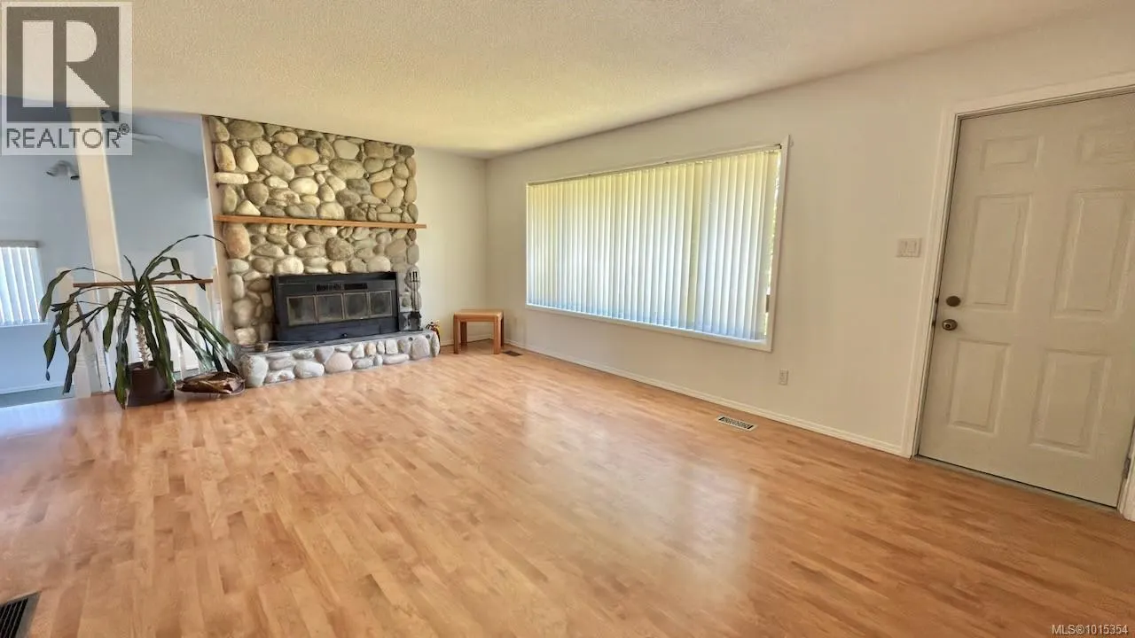 2891 Poplar Dr