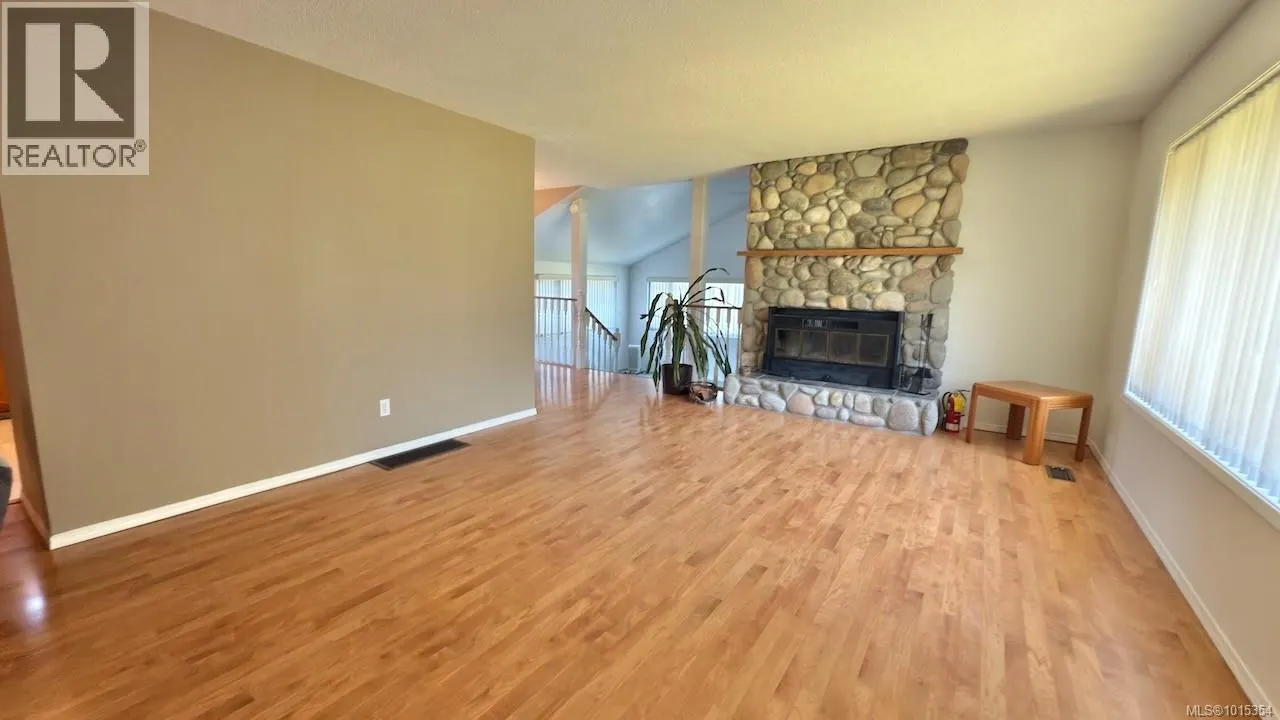 2891 Poplar Dr