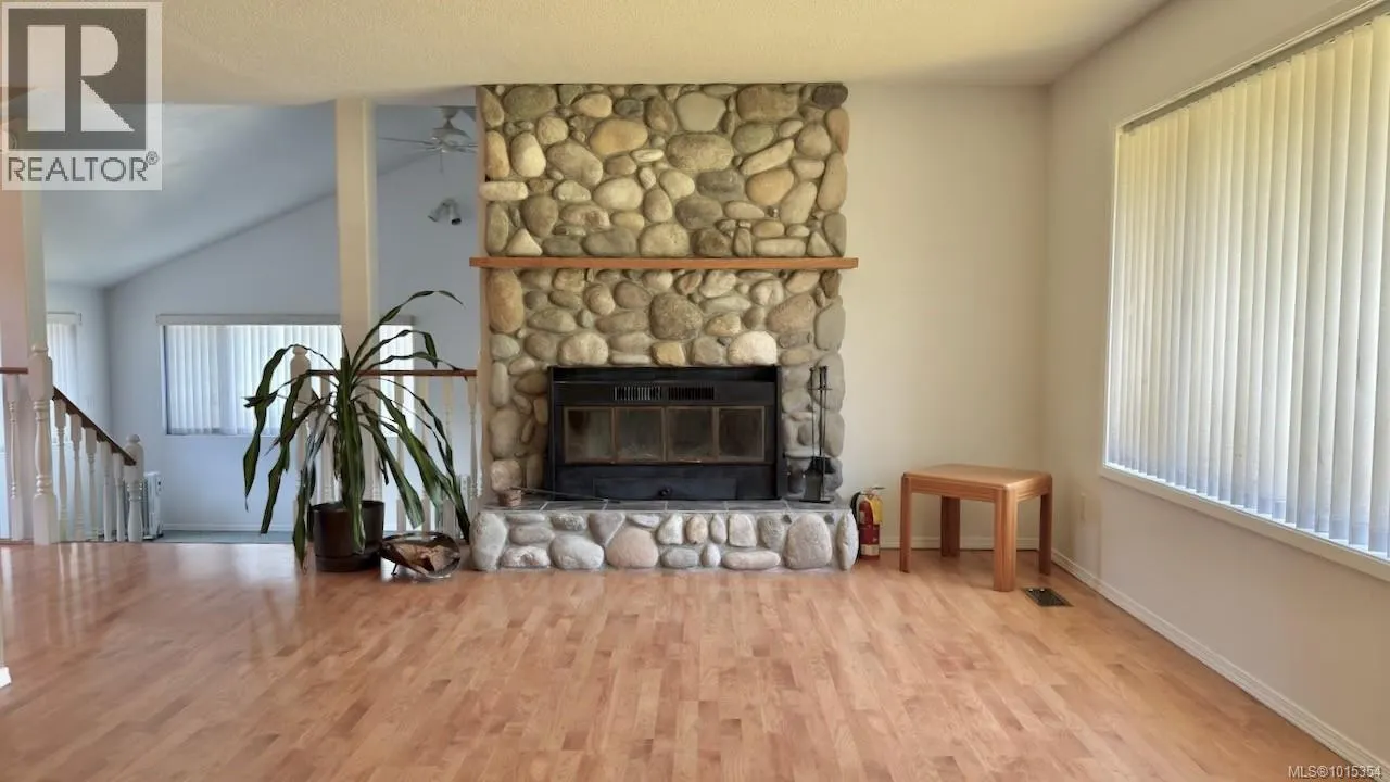 2891 Poplar Dr