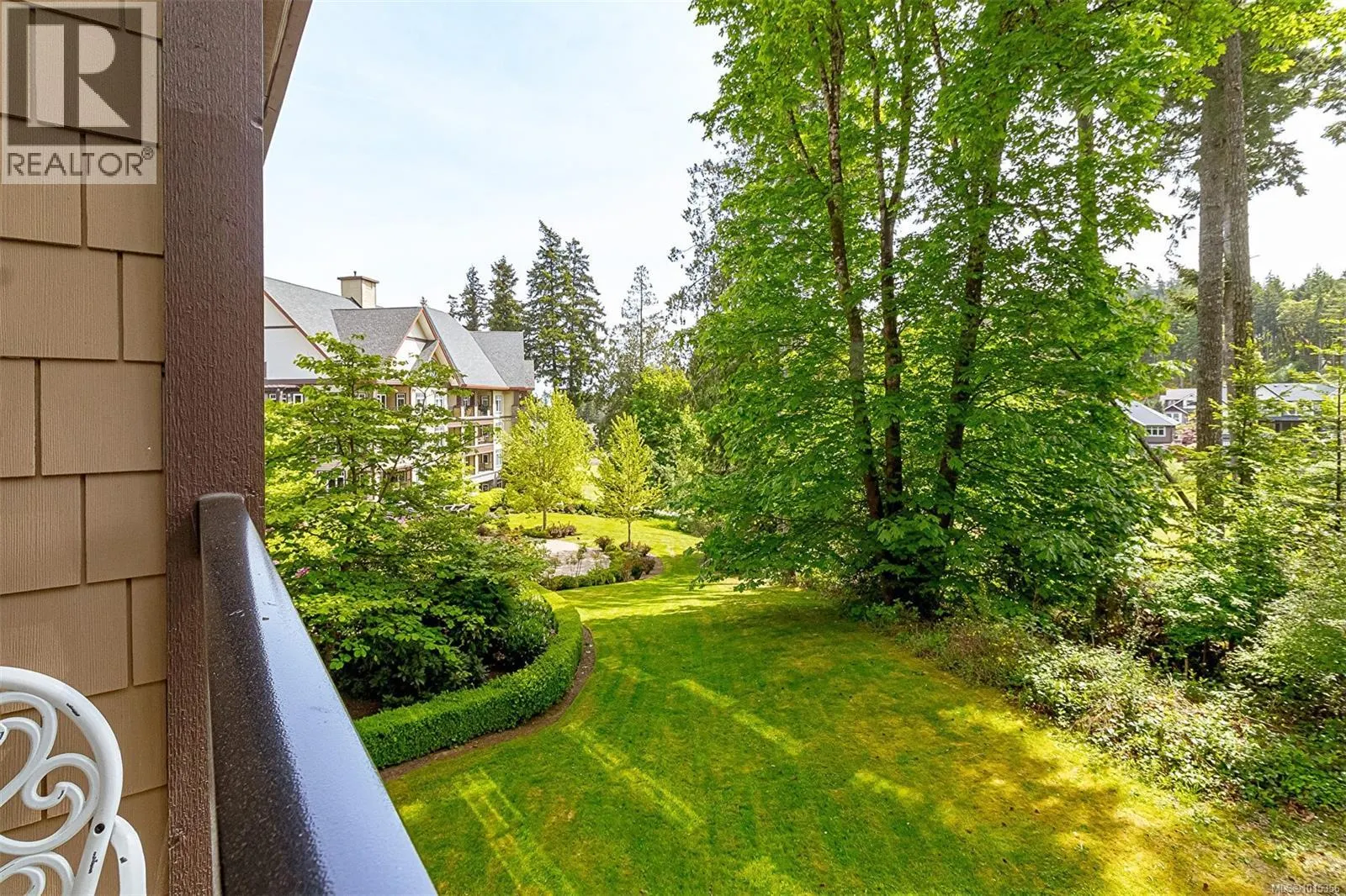 210/212 1395 Bear Mountain Pkwy