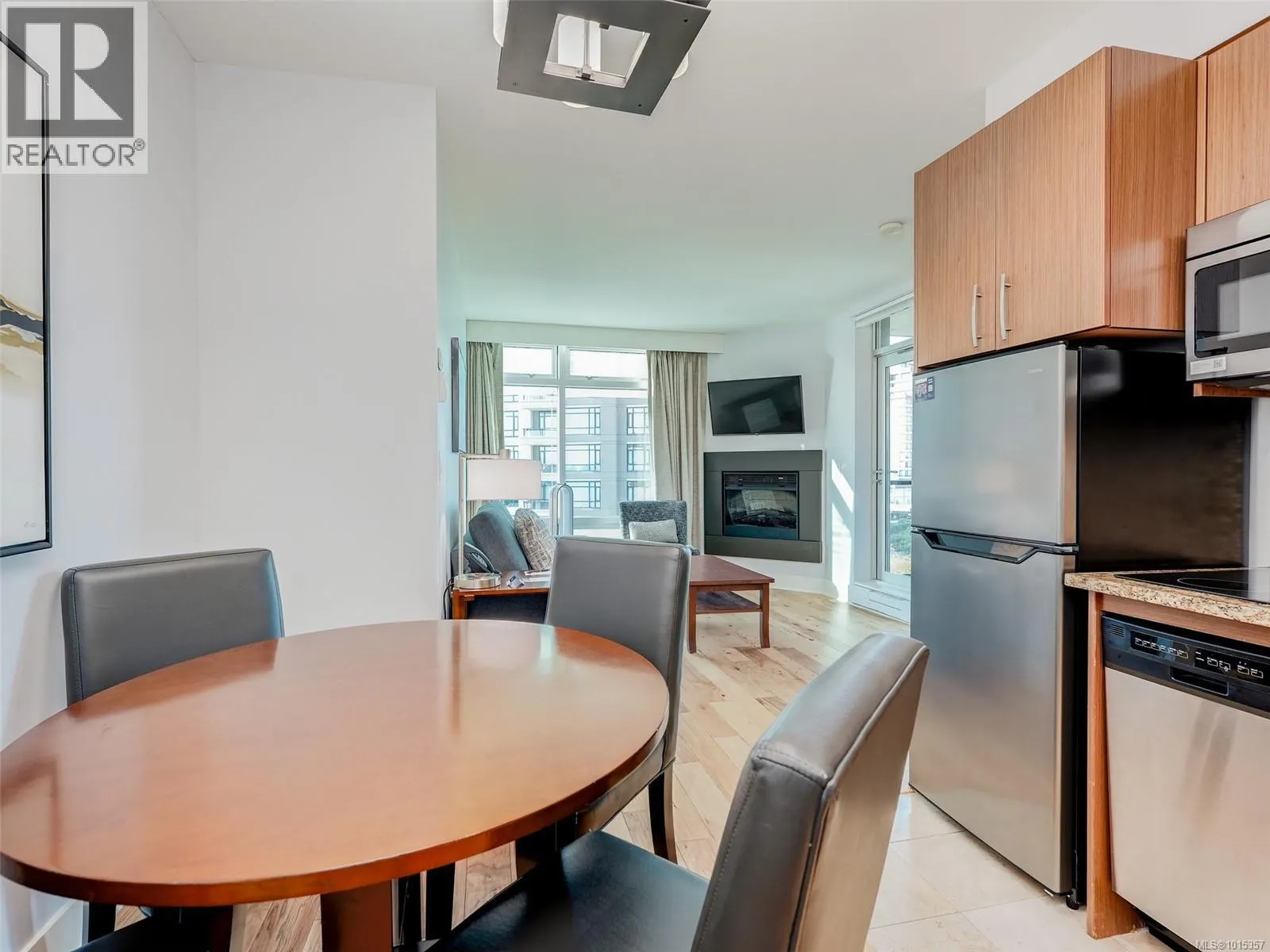 A604 810 Humboldt St
