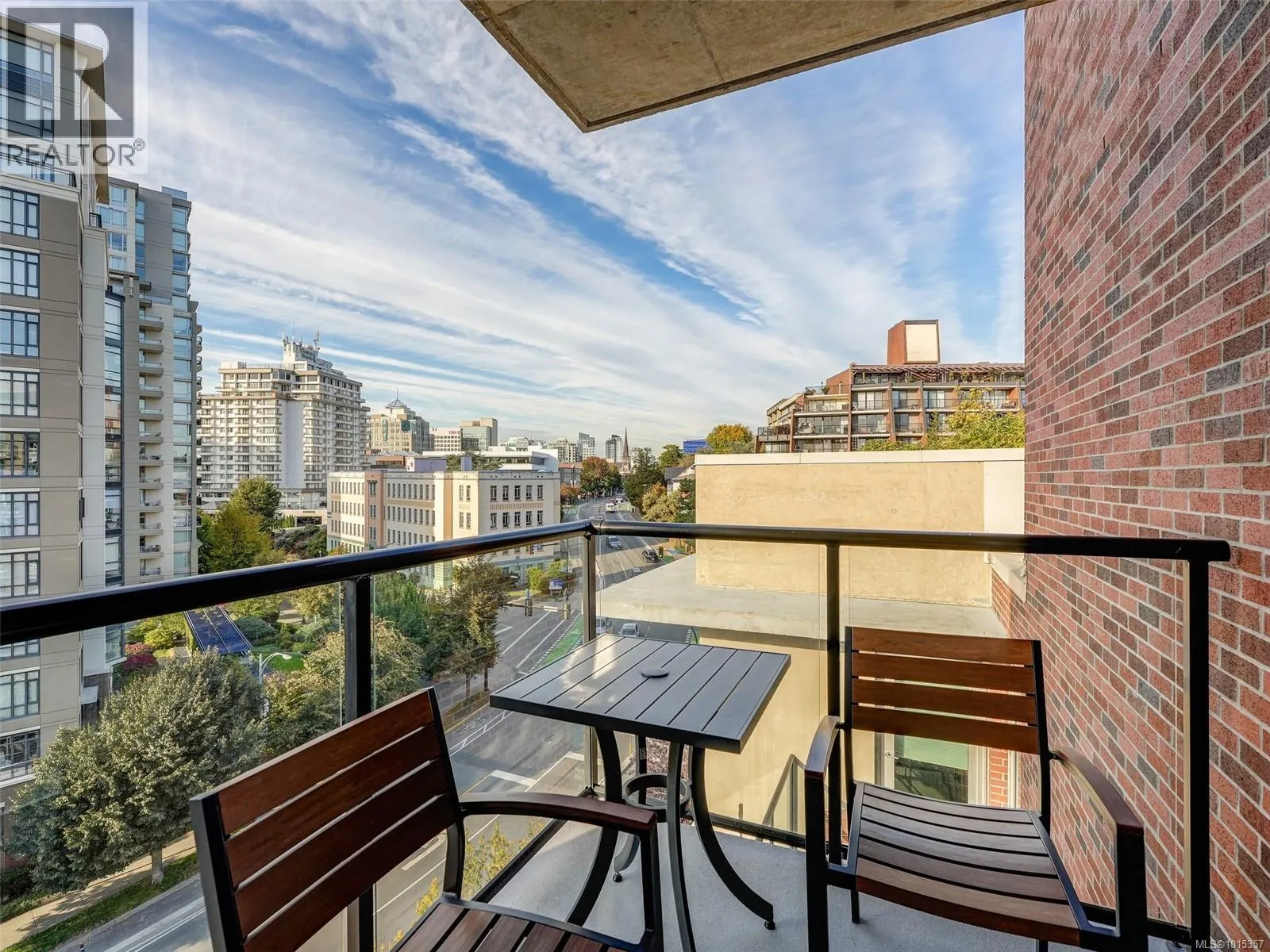 A604 810 Humboldt St