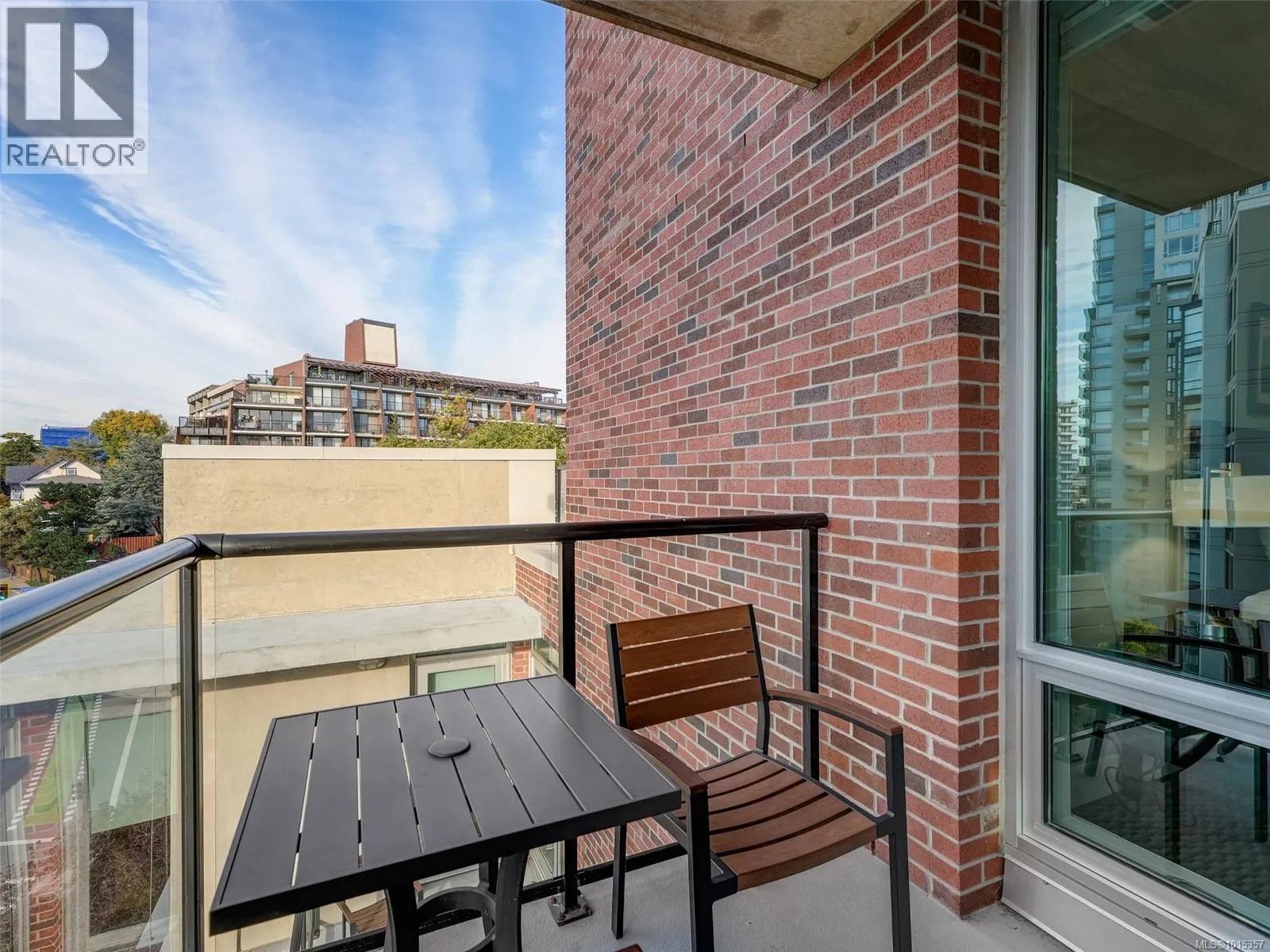 A604 810 Humboldt St