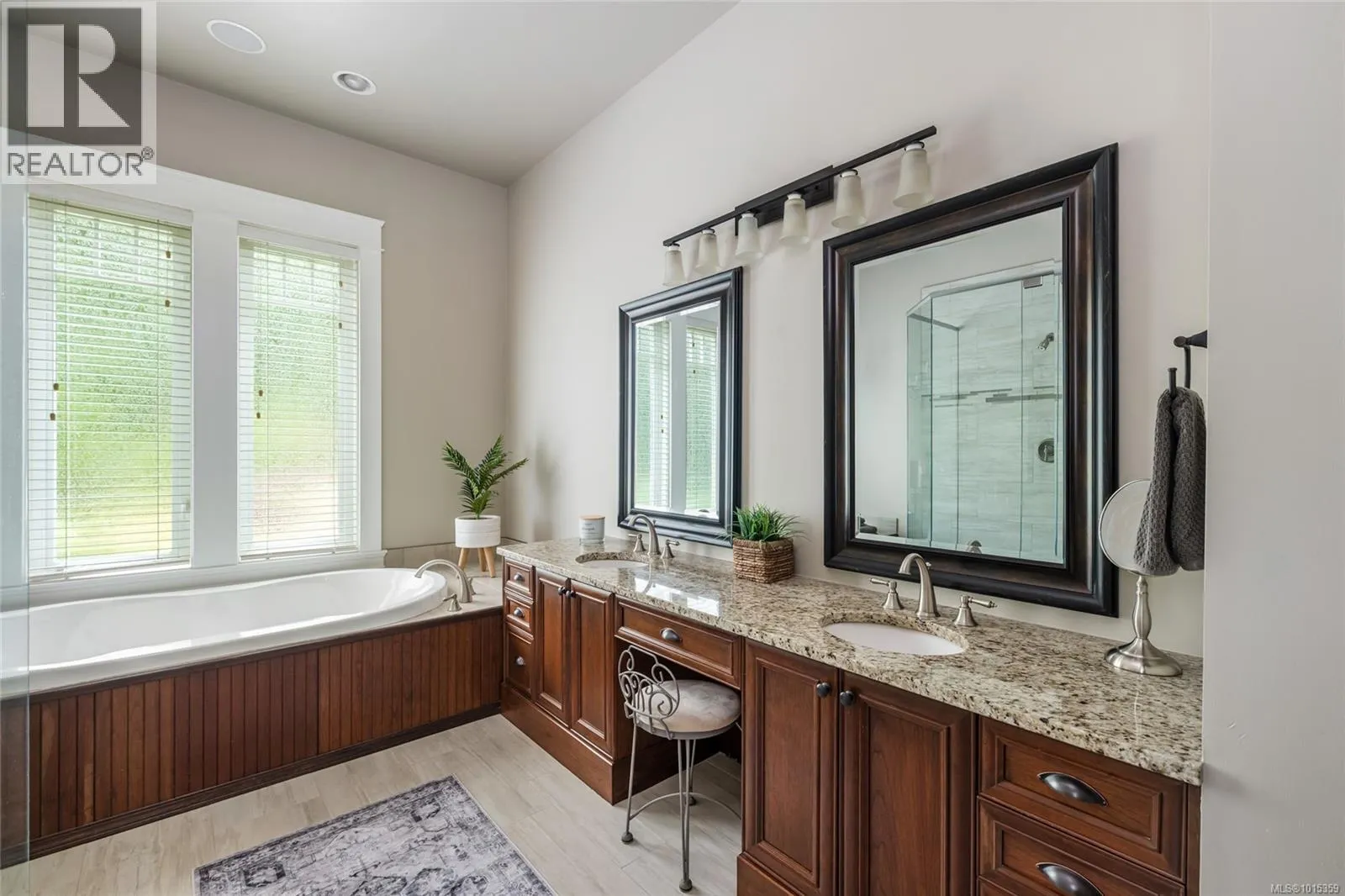 1453 White Pine Terr