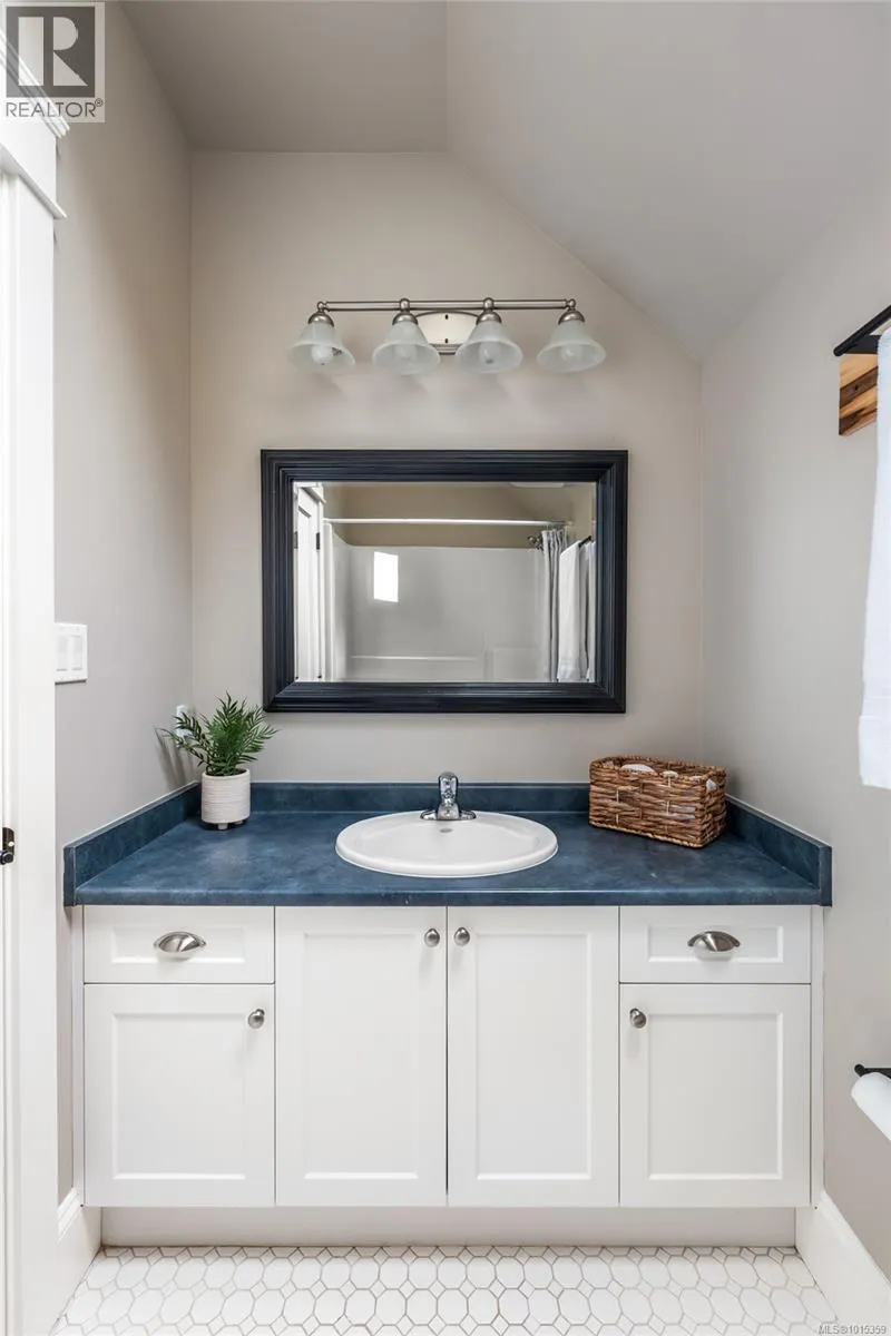 1453 White Pine Terr