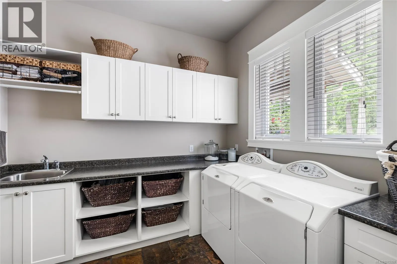 1453 White Pine Terr