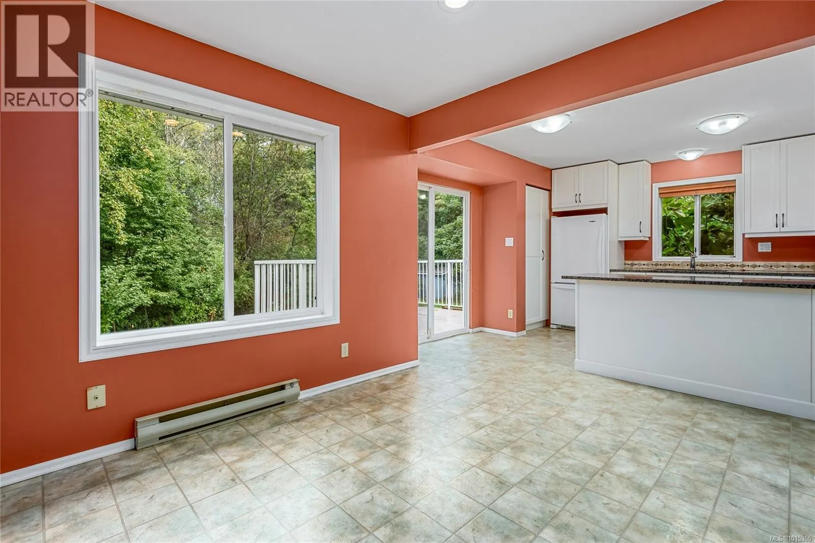 1520 Embleton Cres