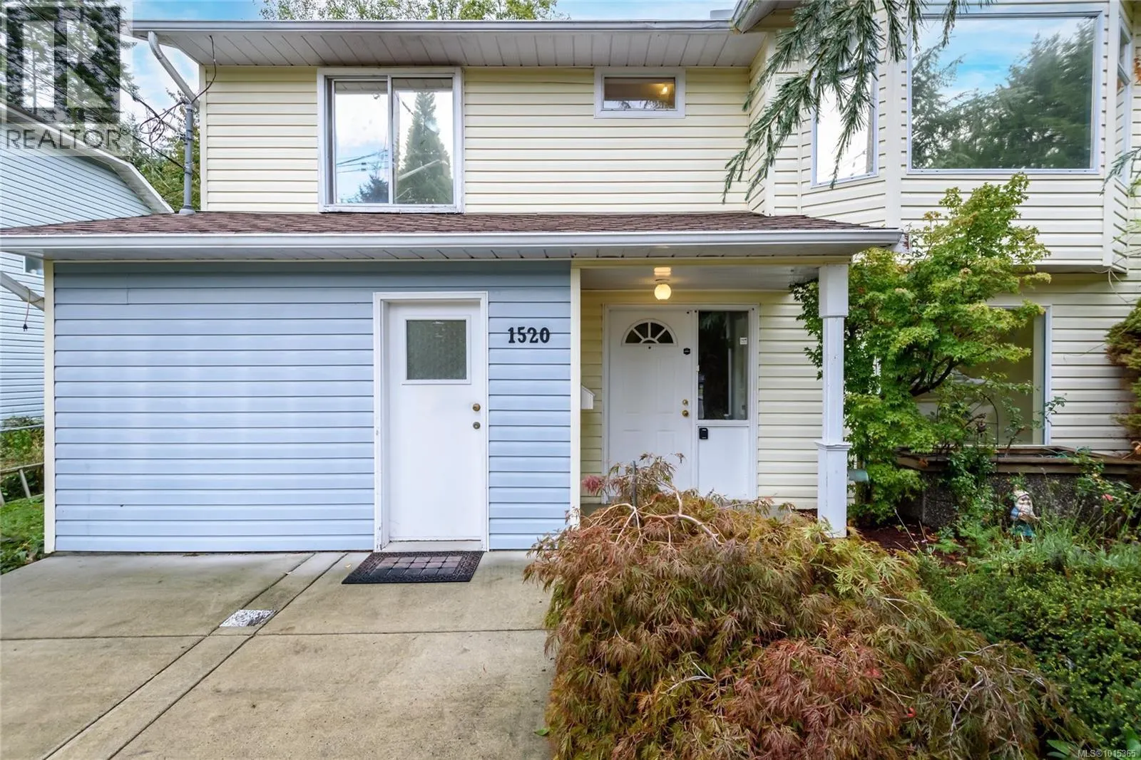 1520 Embleton Cres