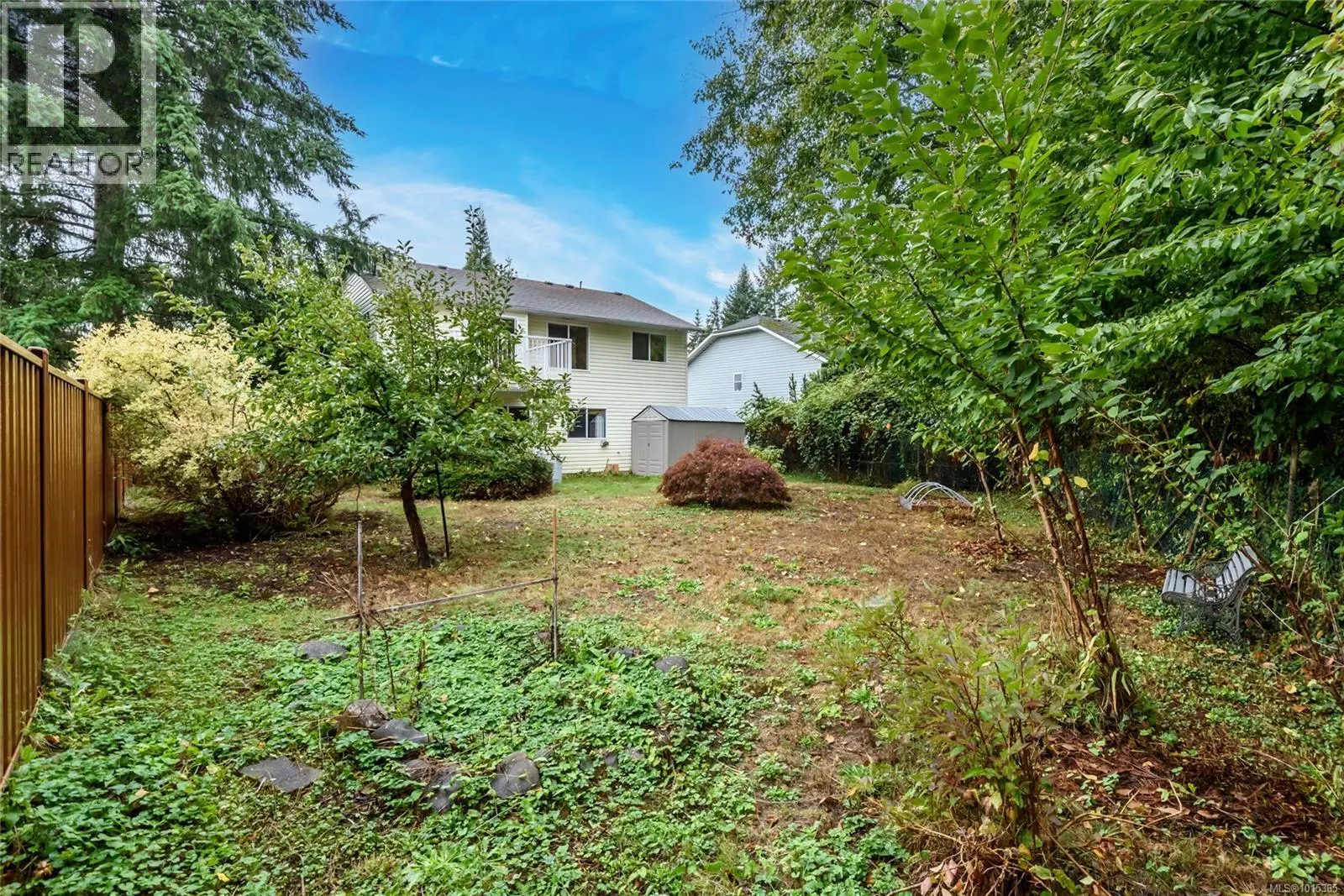 1520 Embleton Cres