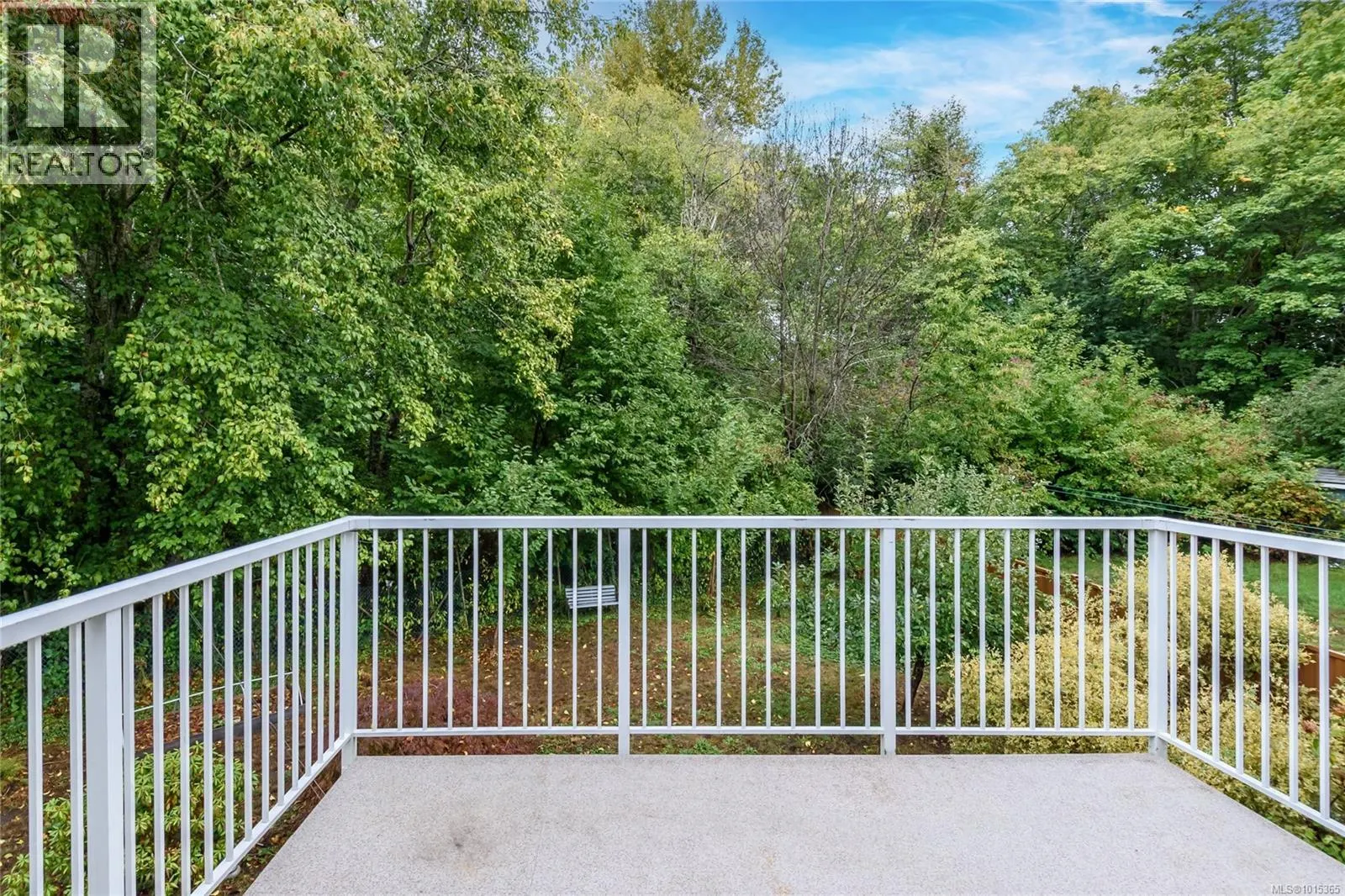 1520 Embleton Cres
