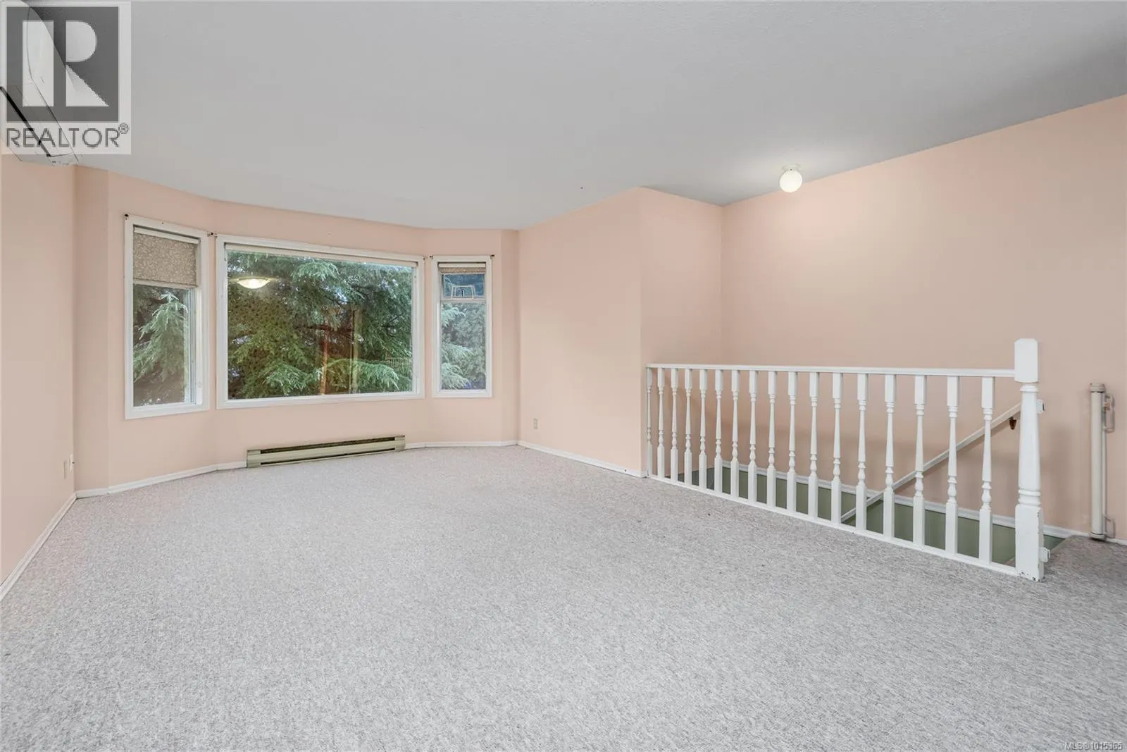 1520 Embleton Cres
