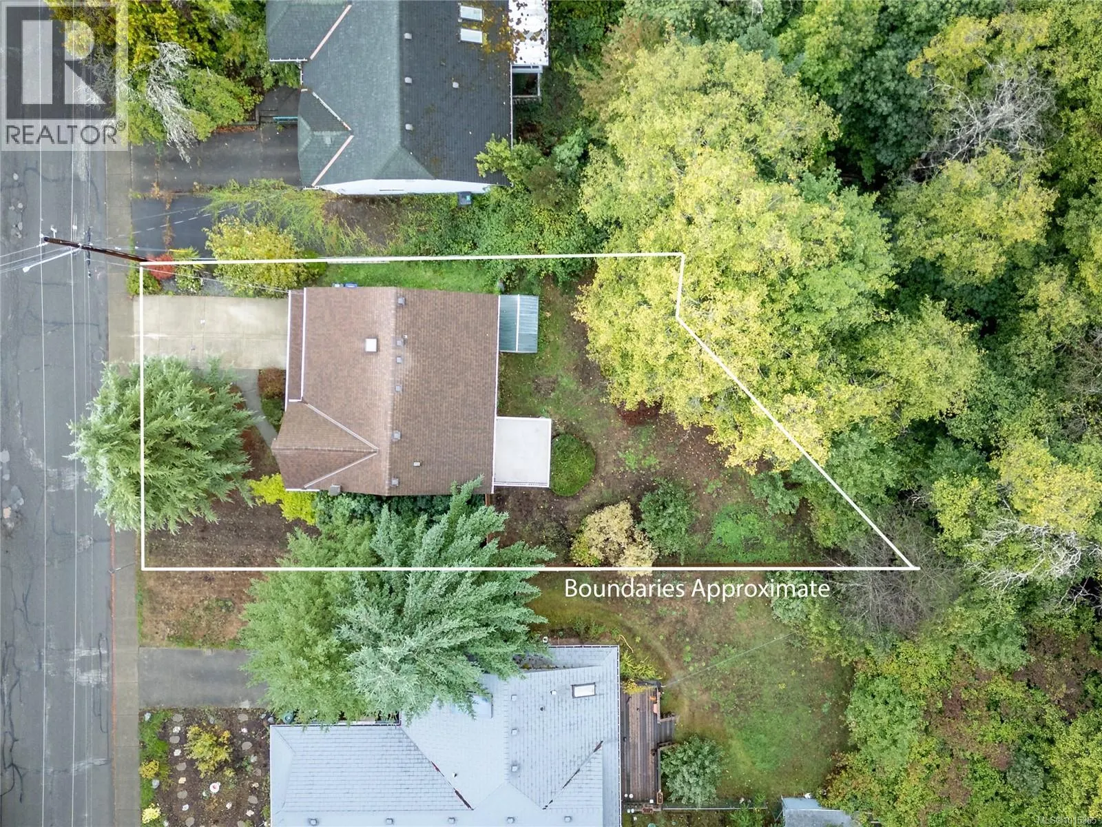 1520 Embleton Cres